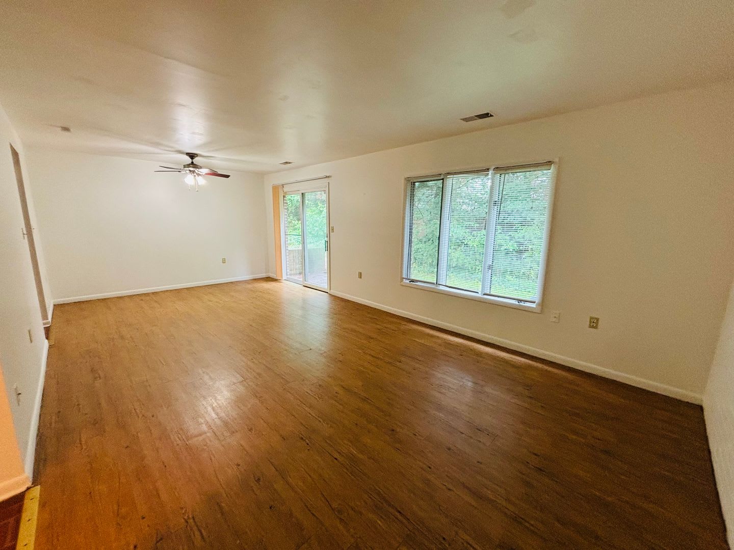 3 Bedroom 2.5 Bath Townhouse – photo 4