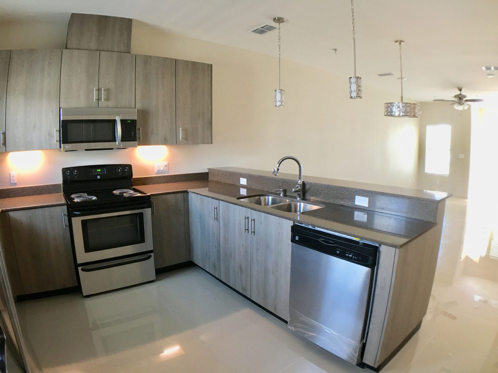 418 S Newport Ave – photo 4