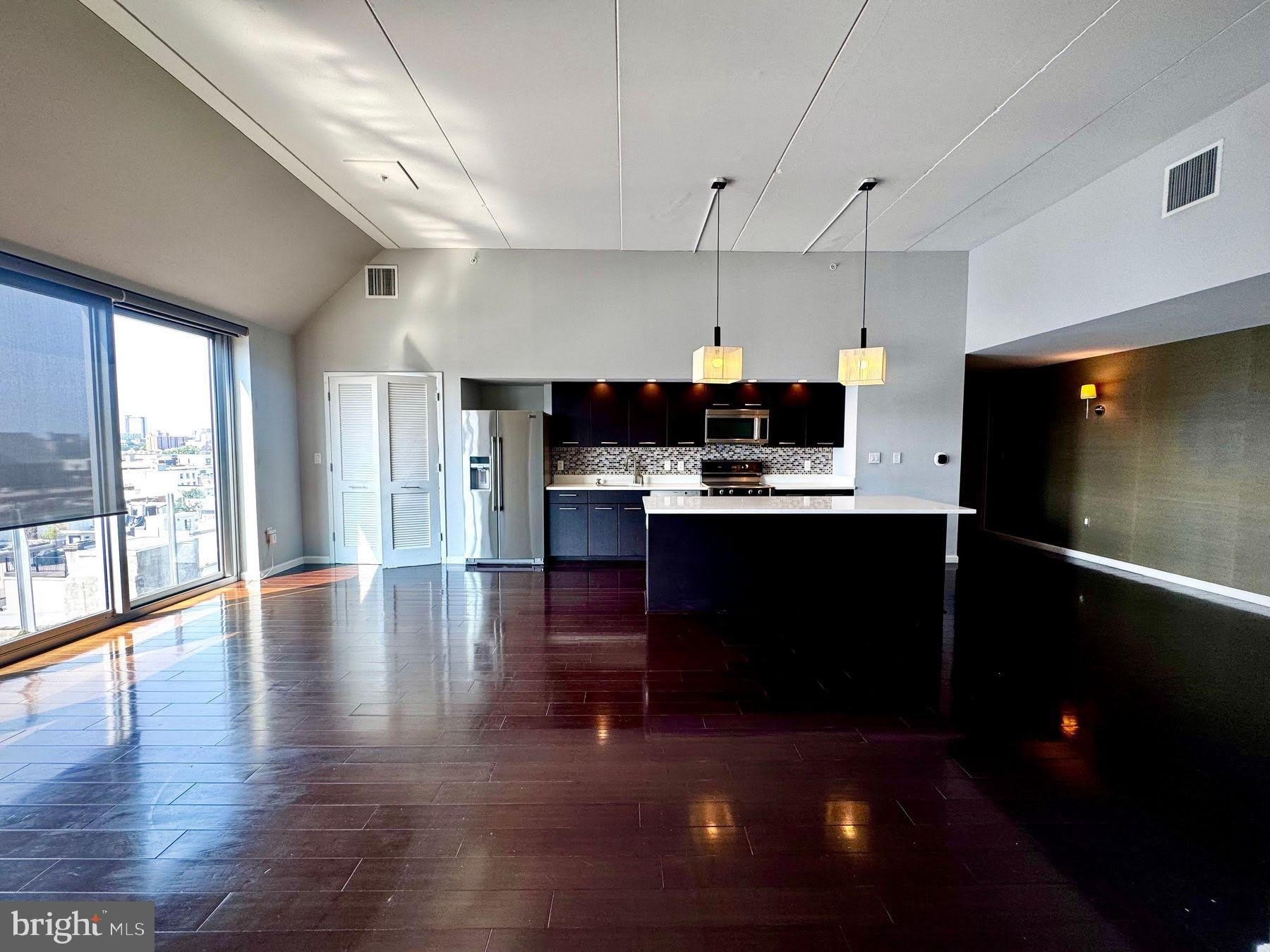 603 N AMERICAN Street – photo 5