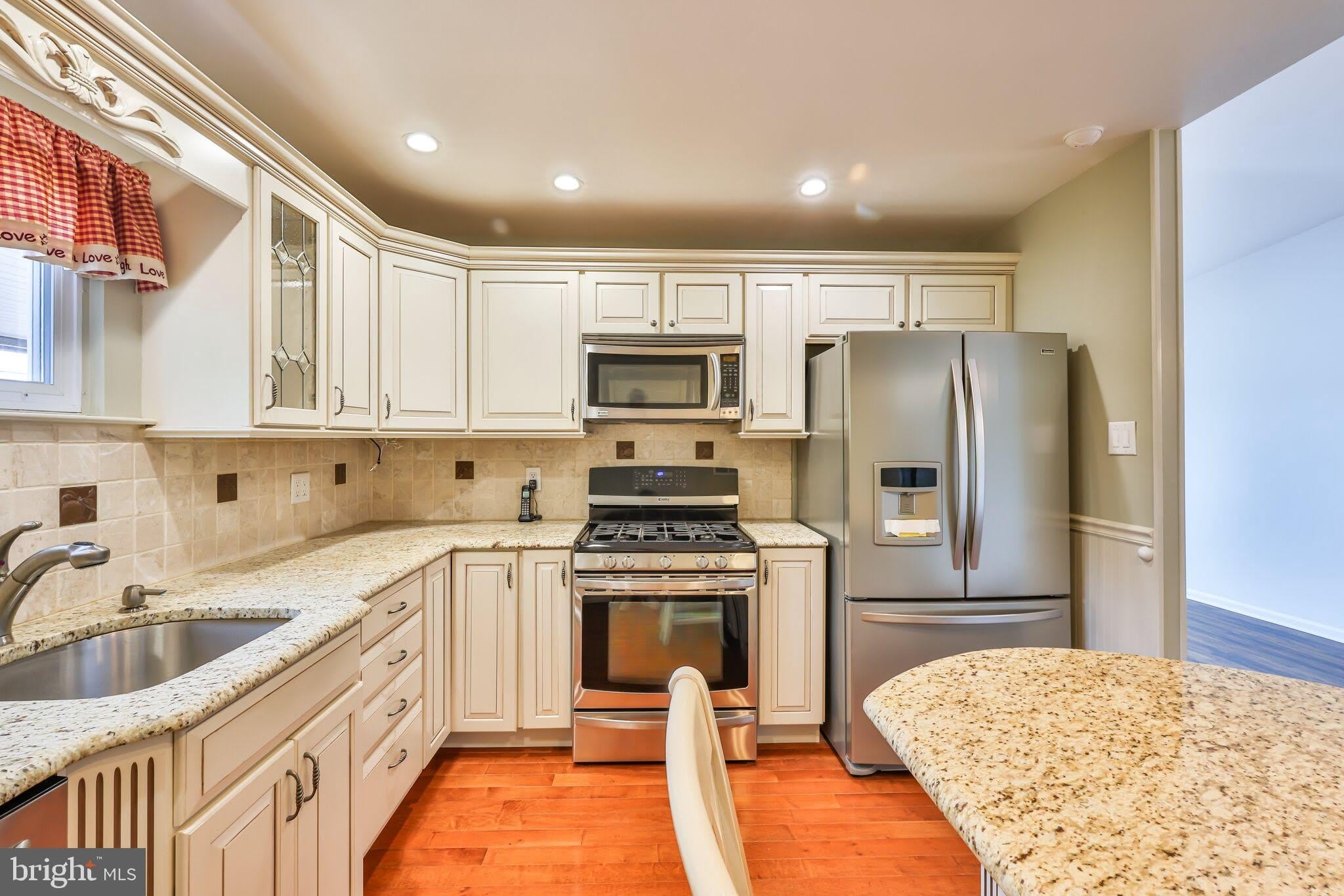 9898 WISTARIA Street – photo 1