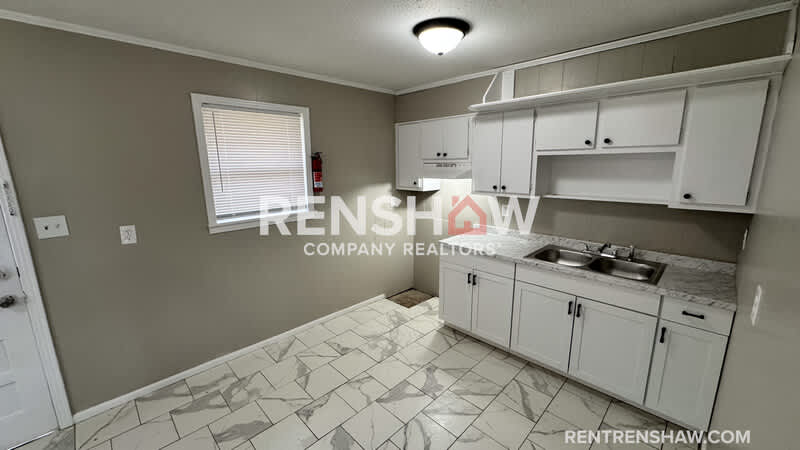 249 Navy Dr – photo 4