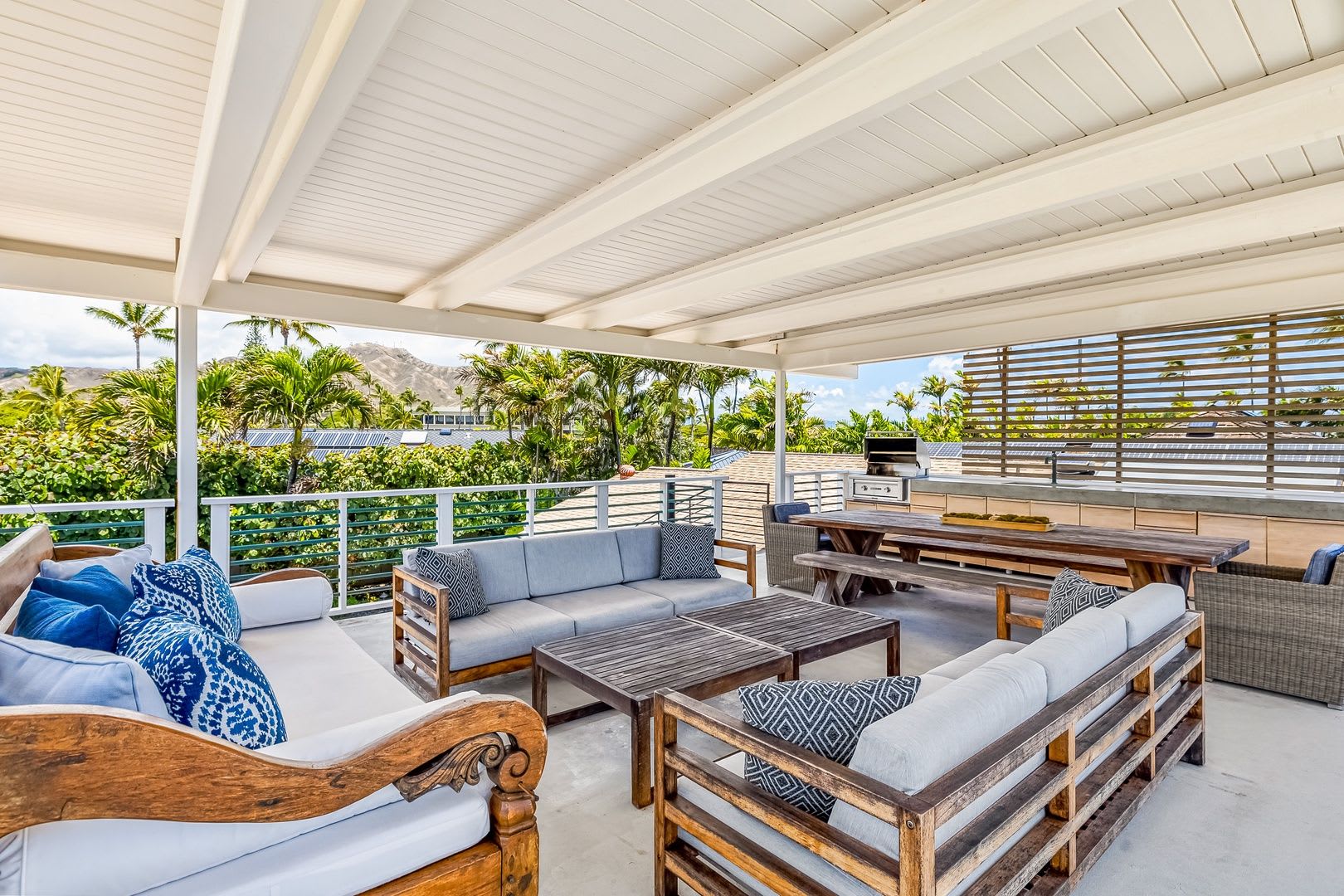 Hale Ohana: Bright Kailua Retreat w/hot tub, Lush Tropical Pool, Walk to Beach – photo 5