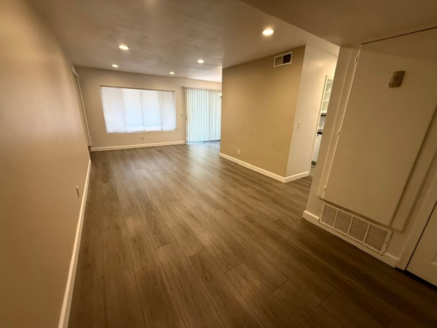 **MOVE-IN SPECIAL** LA HABRA 3BR CONDO $2800mo – photo 4