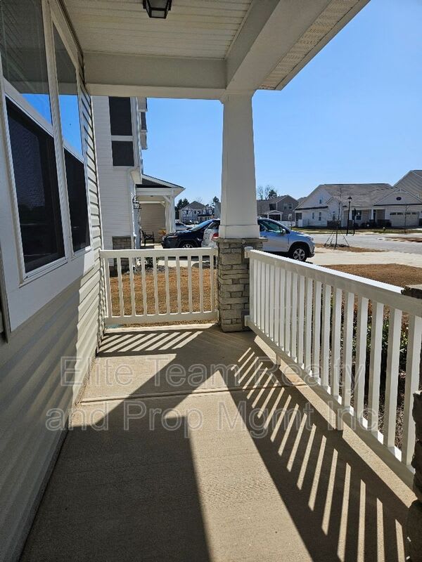 3108 Cheyney Park Dr – photo 2