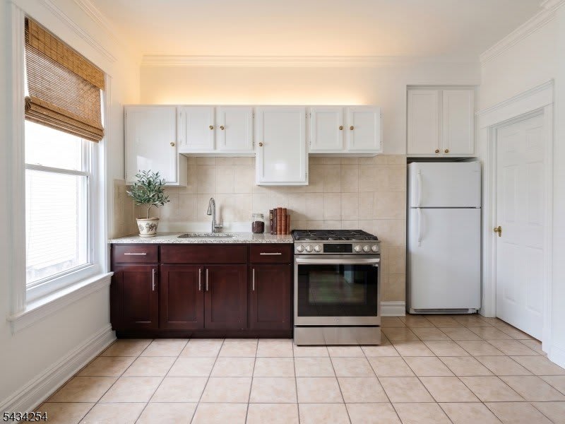 320 Central Ave – photo 4