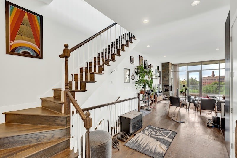 1045 N California Avenue – photo 5