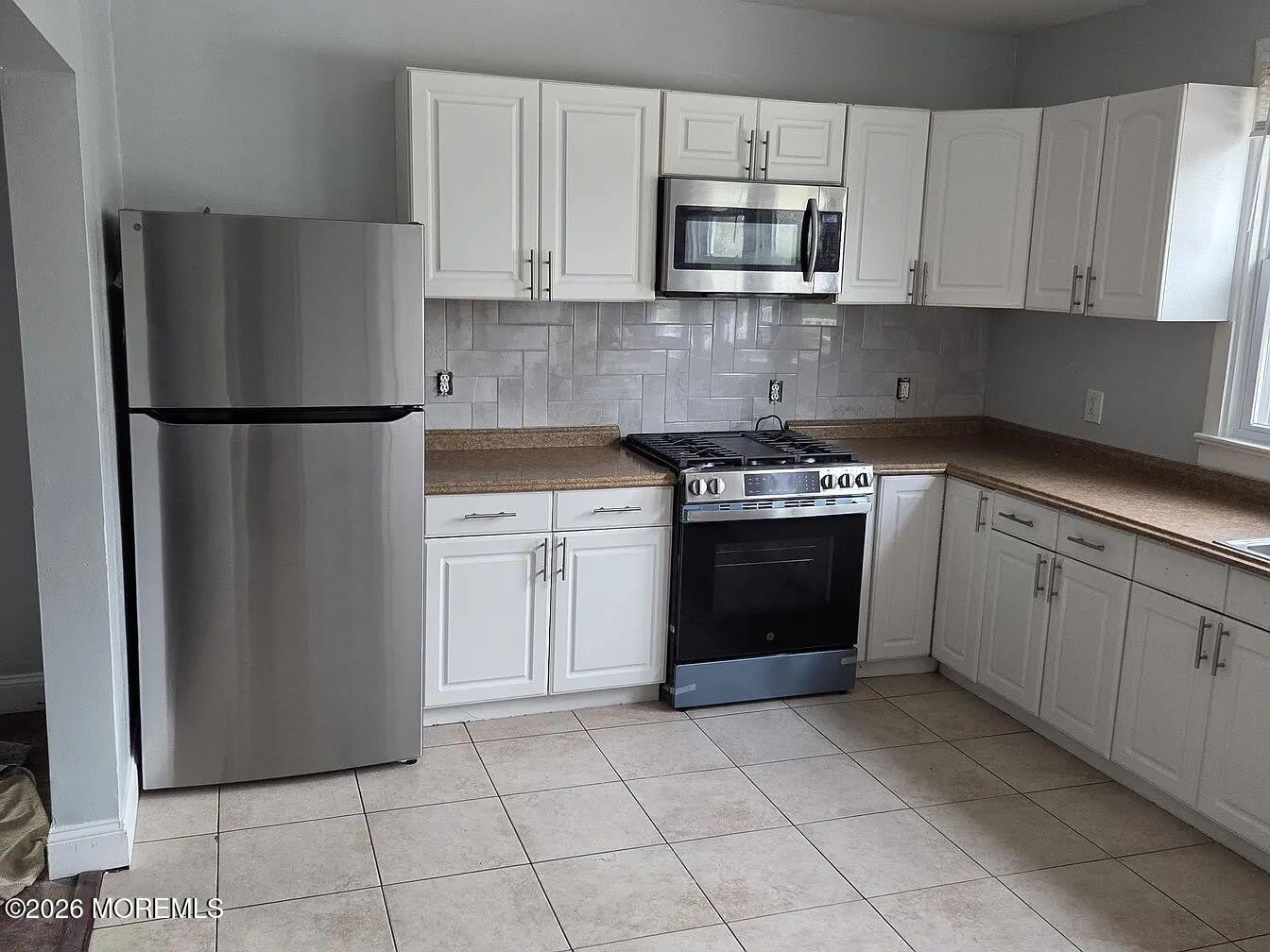 366 Lake Avenue – photo 3