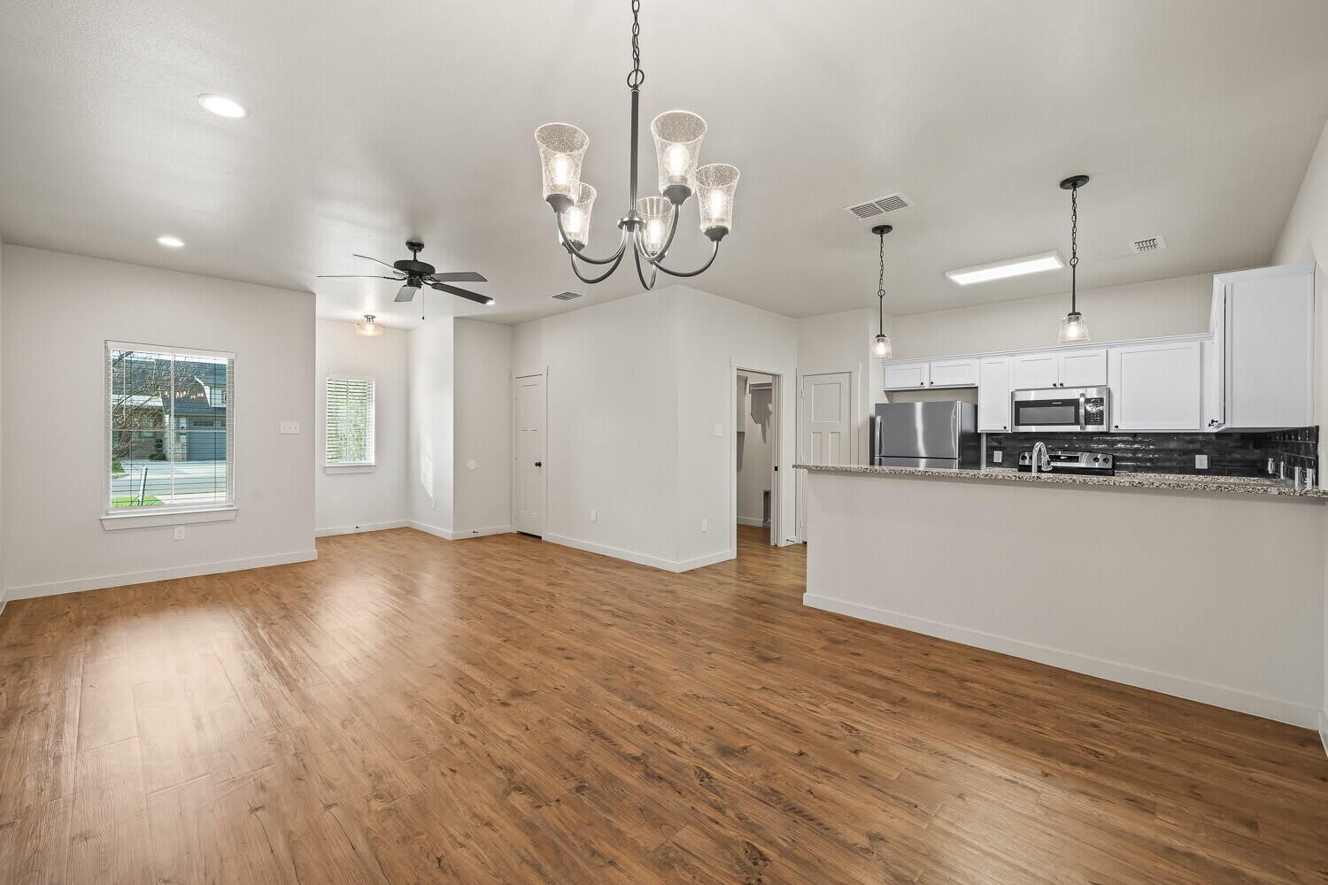 2554 138Th Street – photo 4