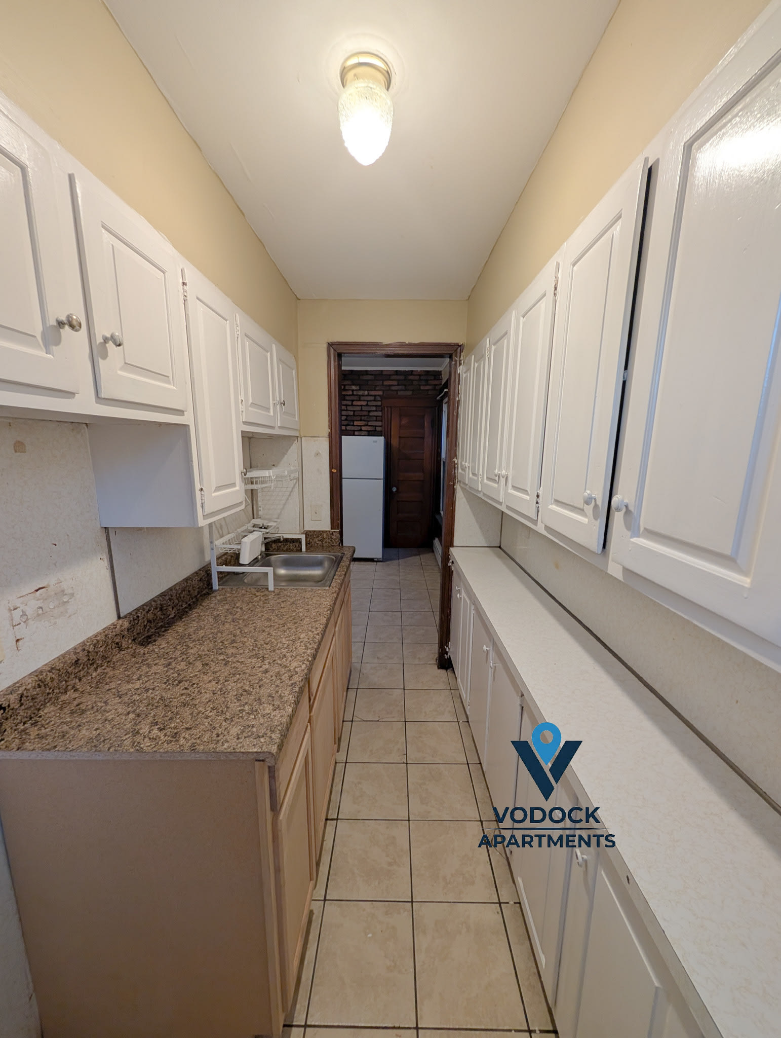 582 Ferry St – photo 4