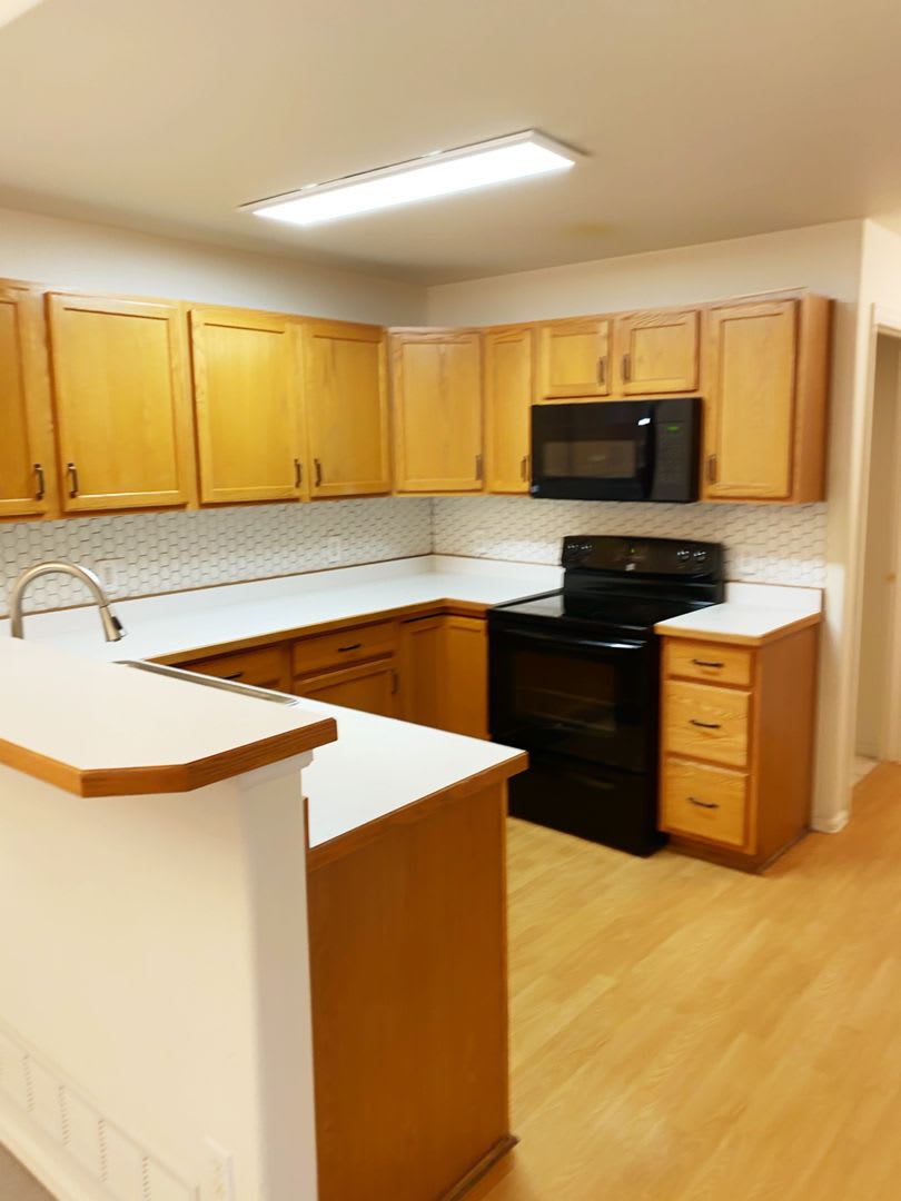 West side condo with mountain views – photo 3