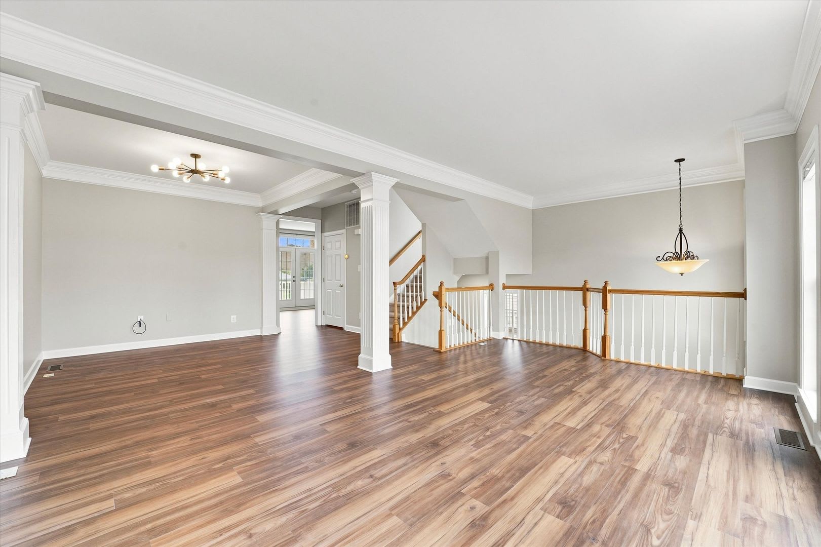 Beautiful 3B/2.5B End-Unit Townhome in Coventry Glen – photo 4