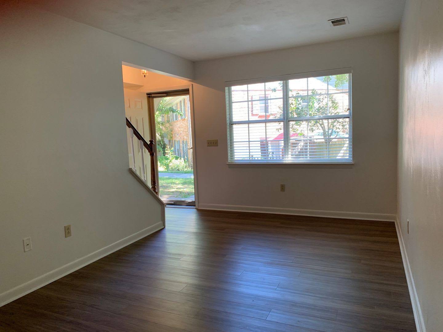 2 Bedroom 1.5 Bath Townhouse – photo 2