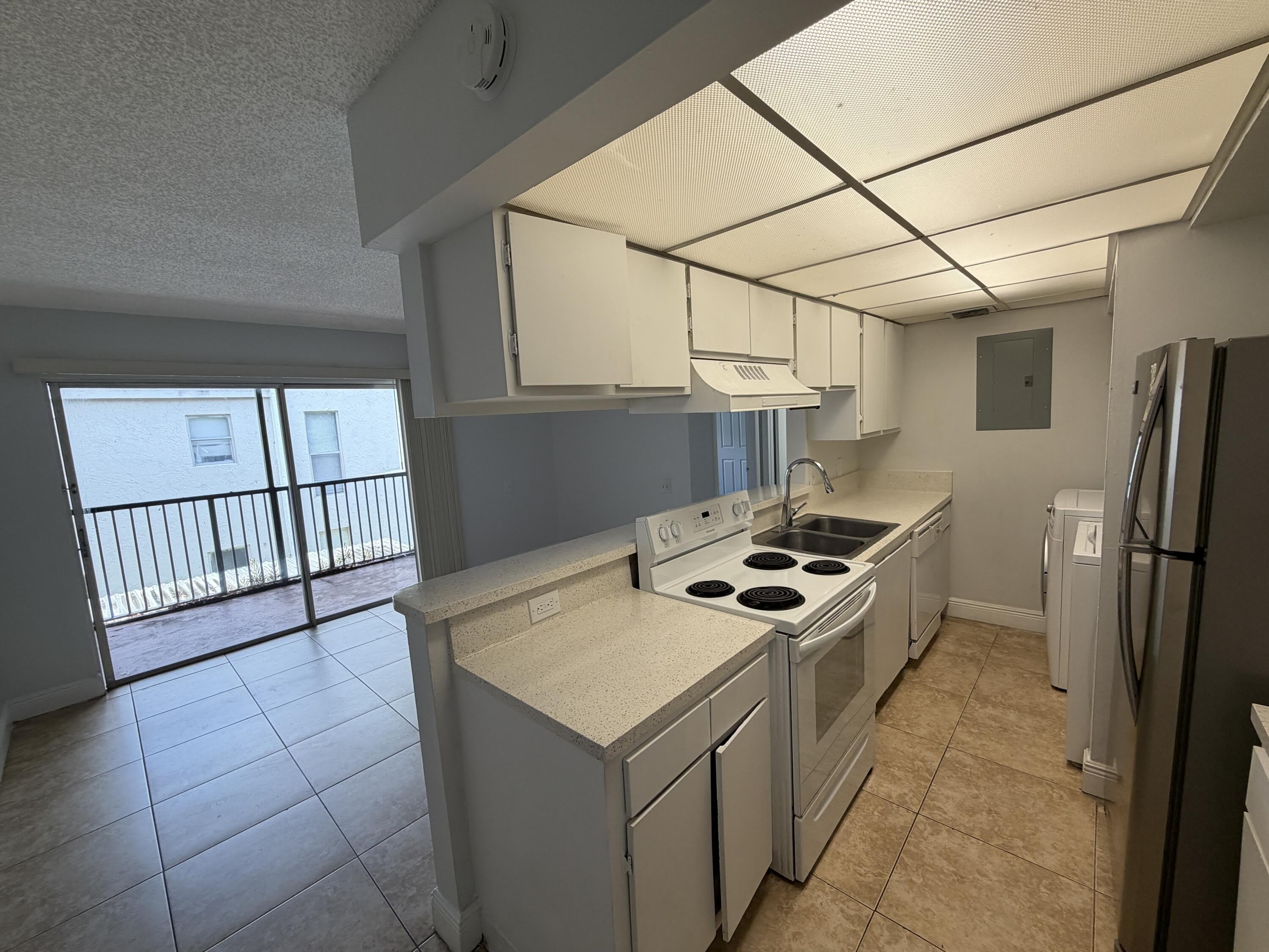 4419 TREEHOUSE Lane – photo 2