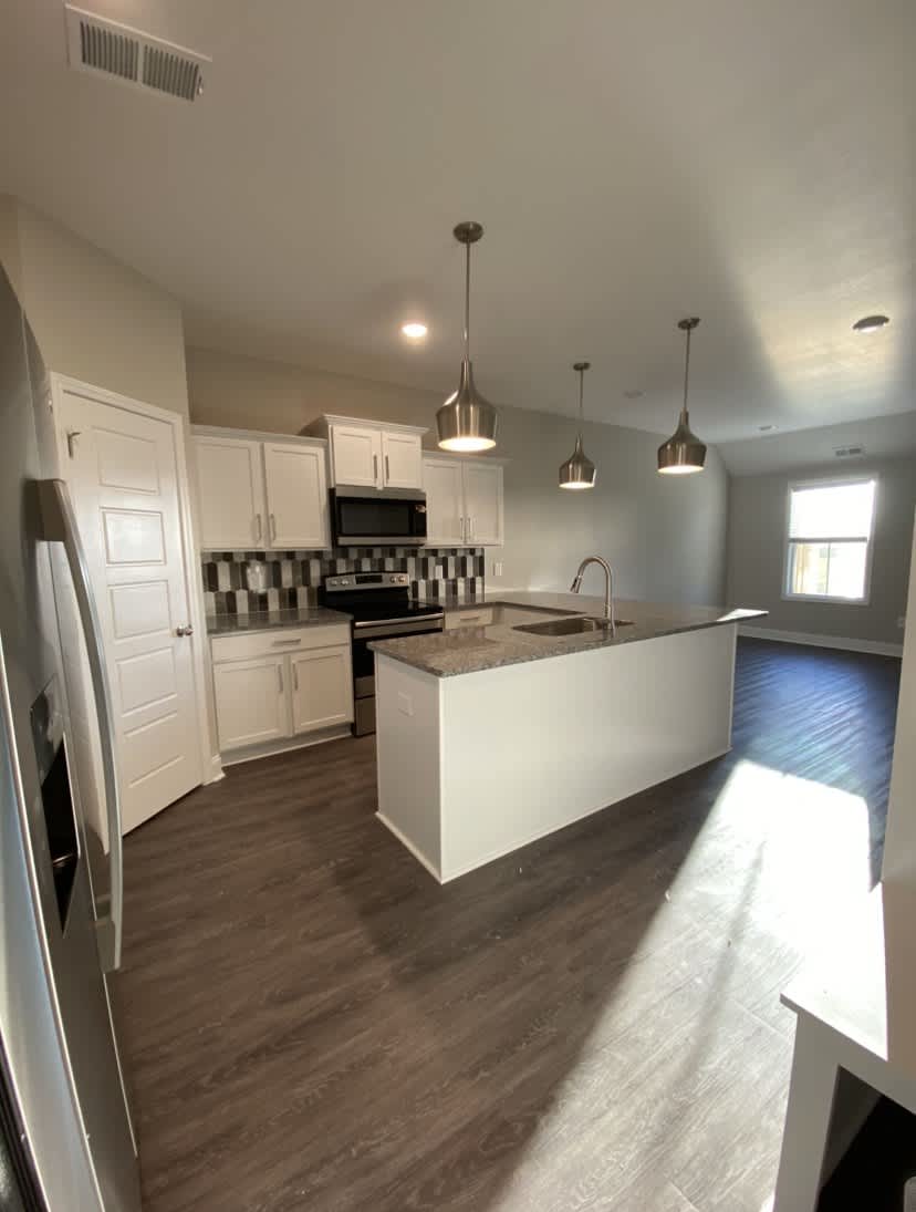 1040 Glenkirk Drive – photo 3