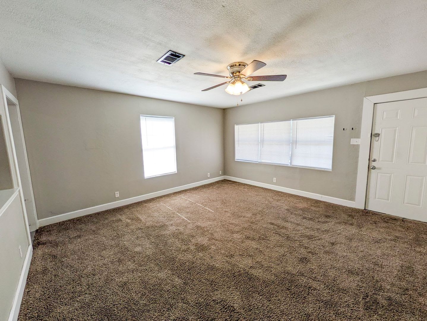 290 Hebert Dr., Bridge City, TX 77611 – photo 2