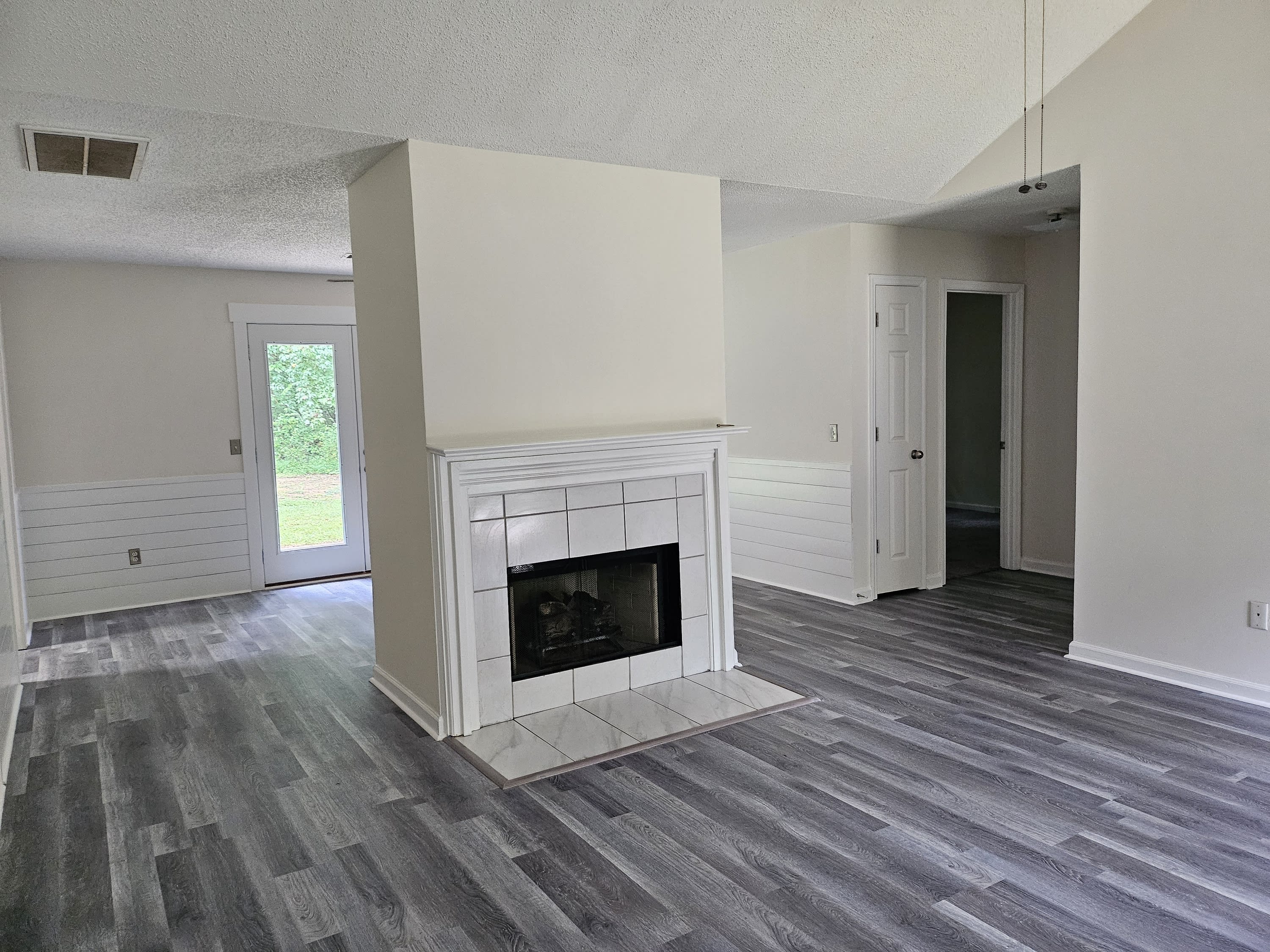 1151 Hunter Trail – photo 3