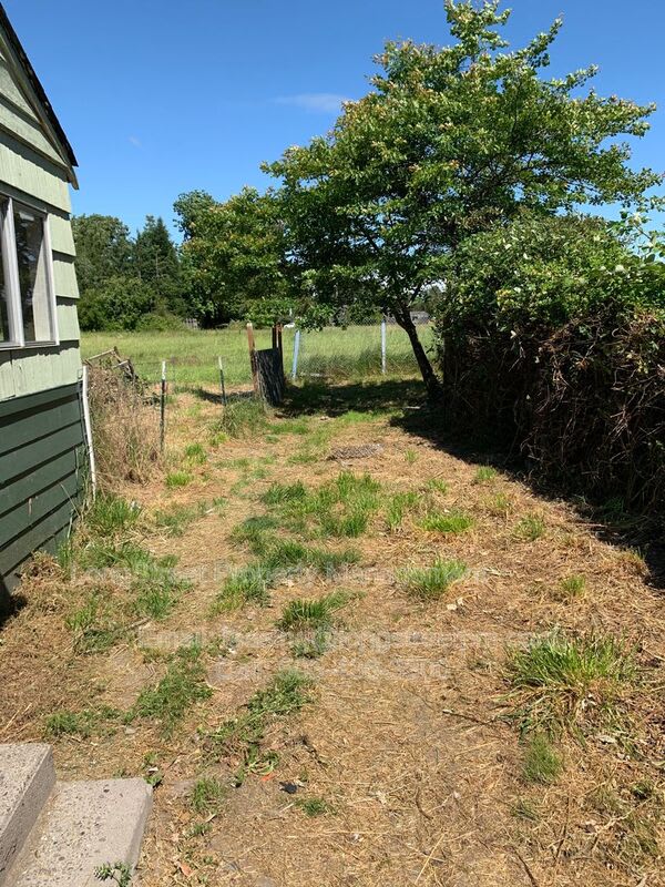 2425 SW Pickford – photo 3