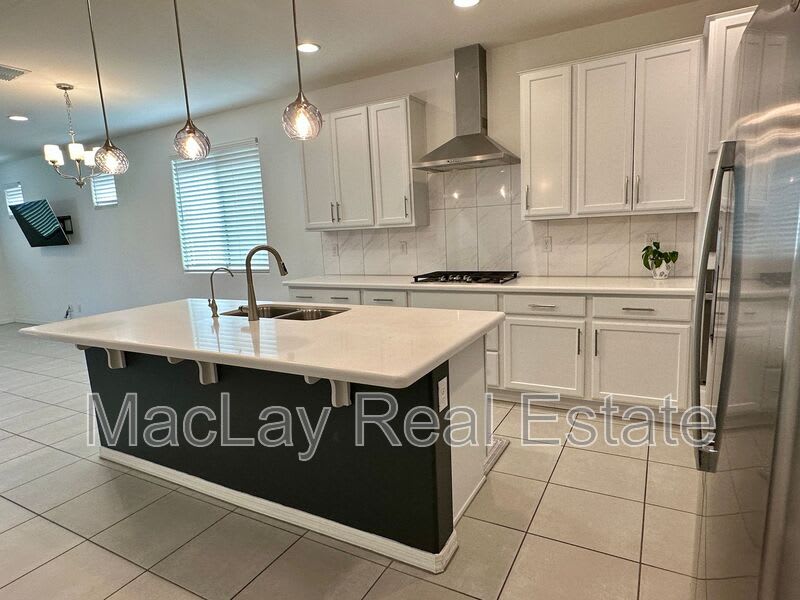 5621 W Chuck Box Rd. – photo 4