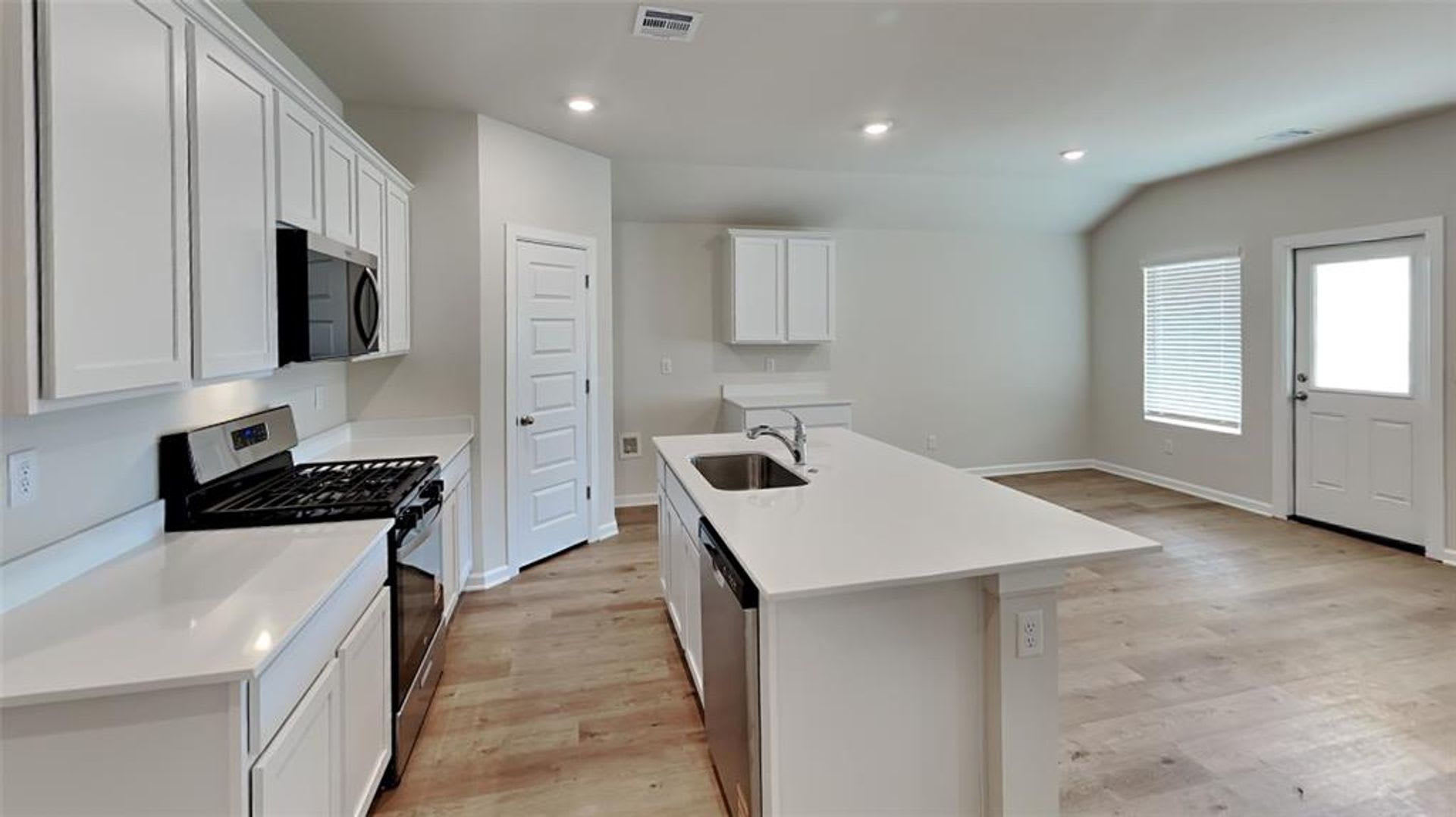 BRAND NEW Luxury 4 Bed 2 Bath Home in Piedmont Schools (with Neighborhood Park and Pickleball Court) – photo 4