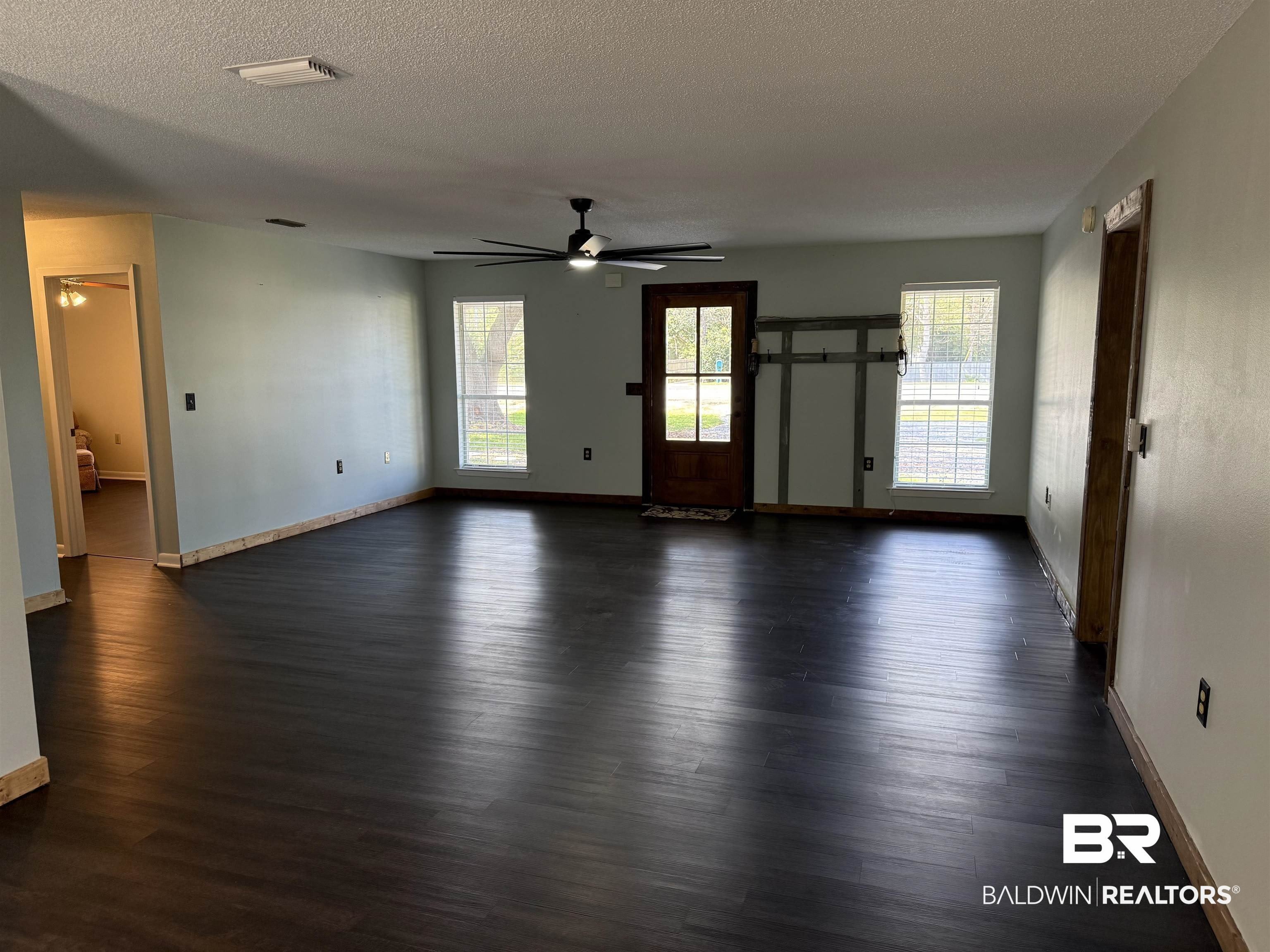 28712 Canal Road – photo 4