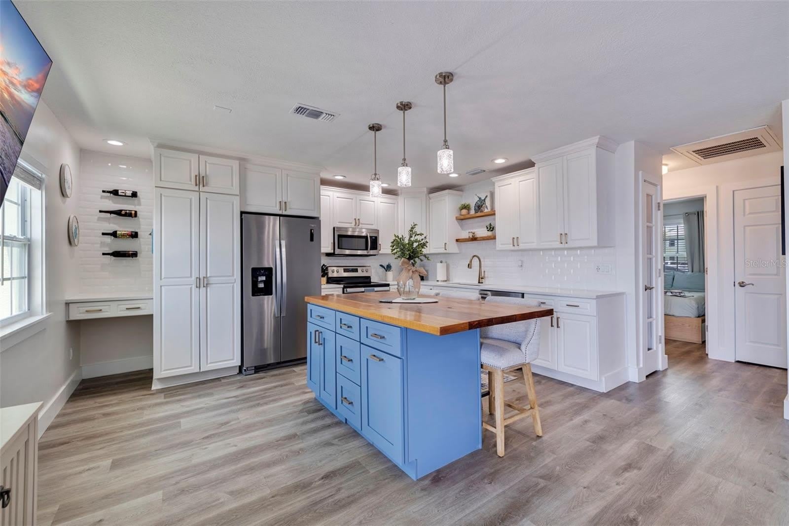5266 BEACH Drive SE – photo 3