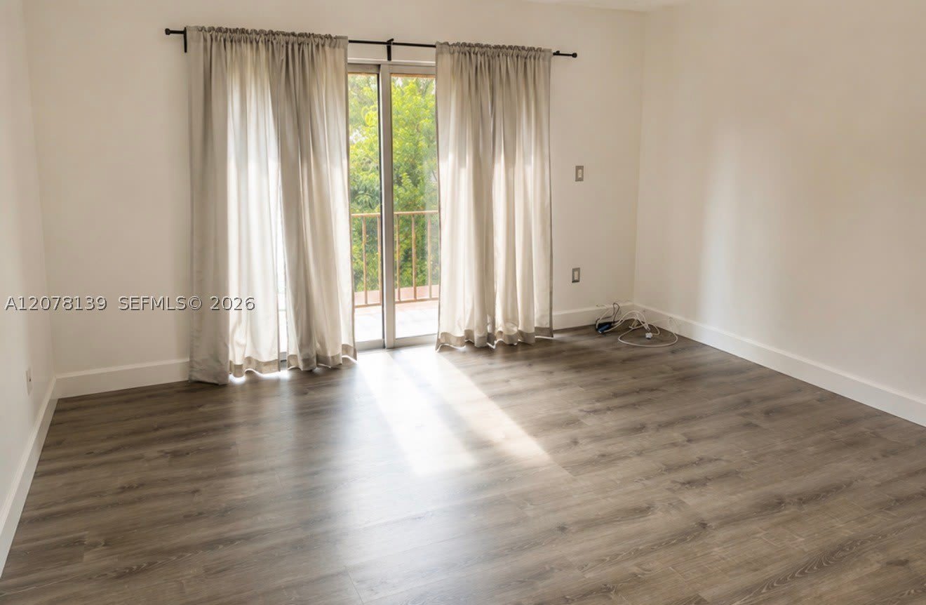 890 SW 129th Pl – photo 4