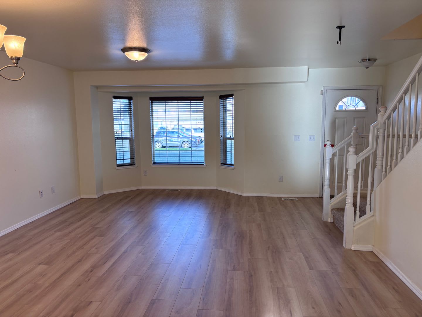 3 Bed 1 5 Bath Townhome Near Jber – photo 3
