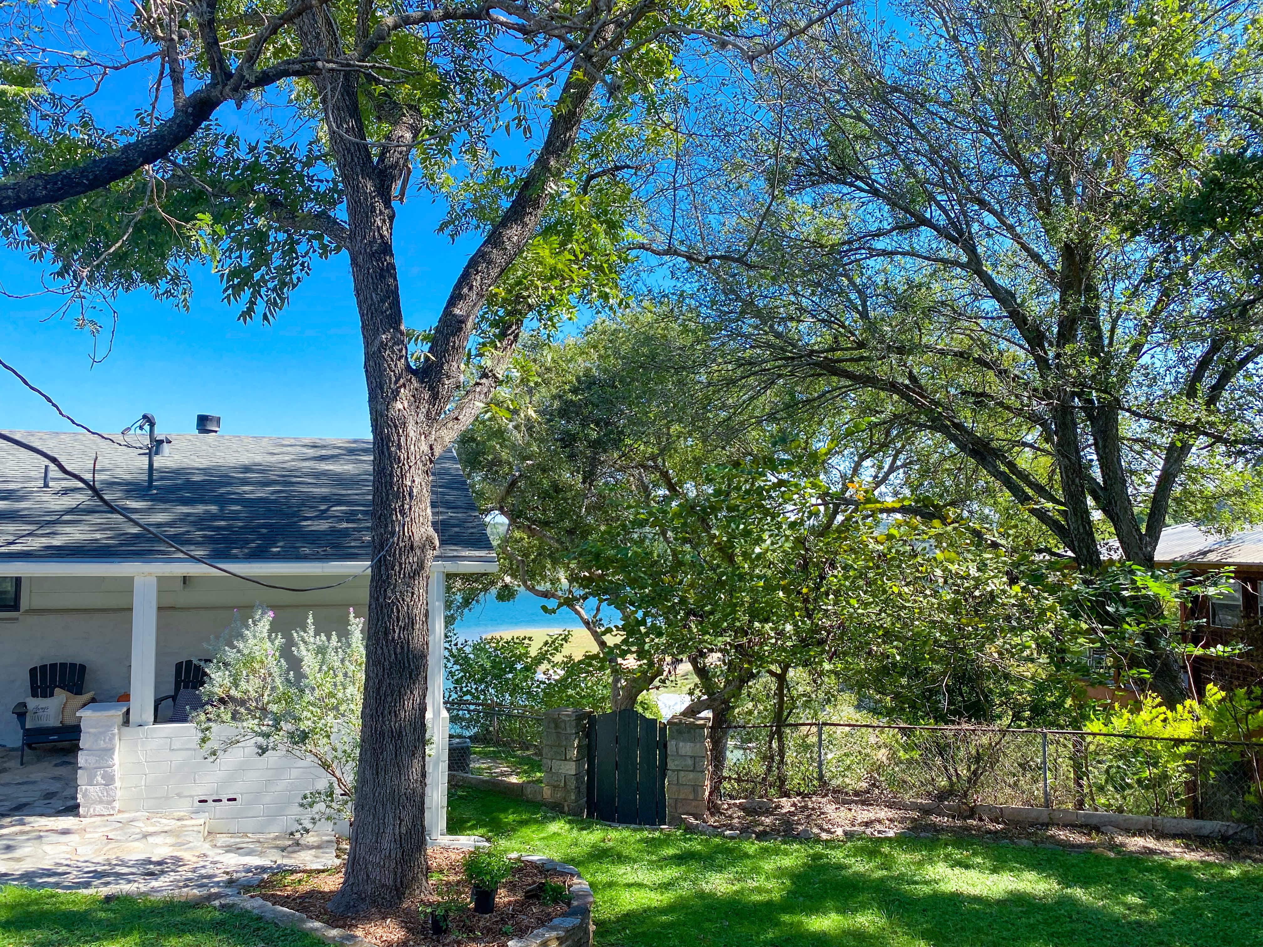1201 Lakeshore Dr – photo 4