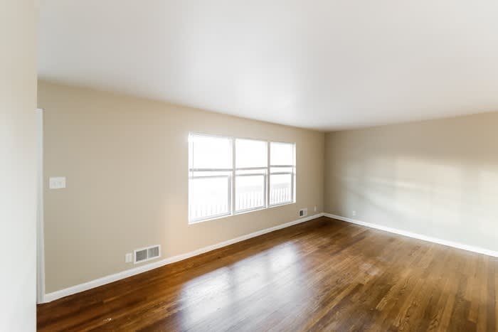 1533 Heron Drive – photo 4