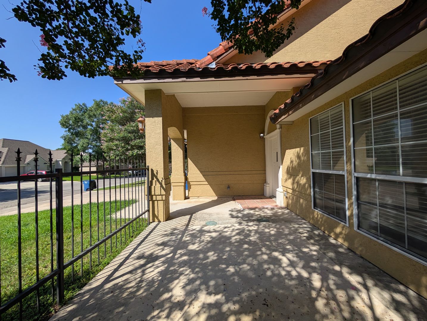 1/1/1 Duplex in Rivertree Subdivision/ Lake Access, Pool, &amp; Playground / No Carpet / CISD – photo 5