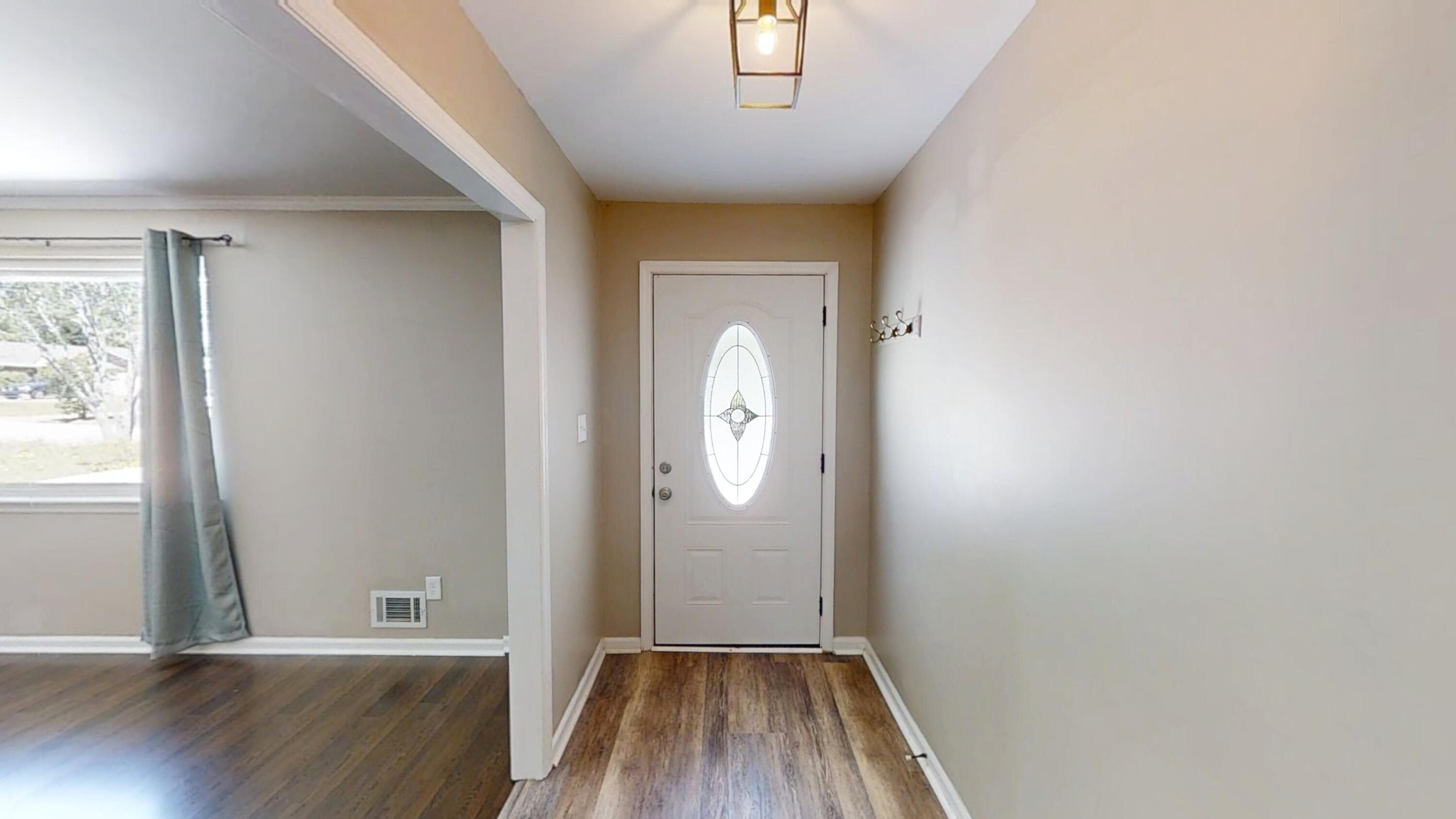 321 Oak Lake Drive – photo 2