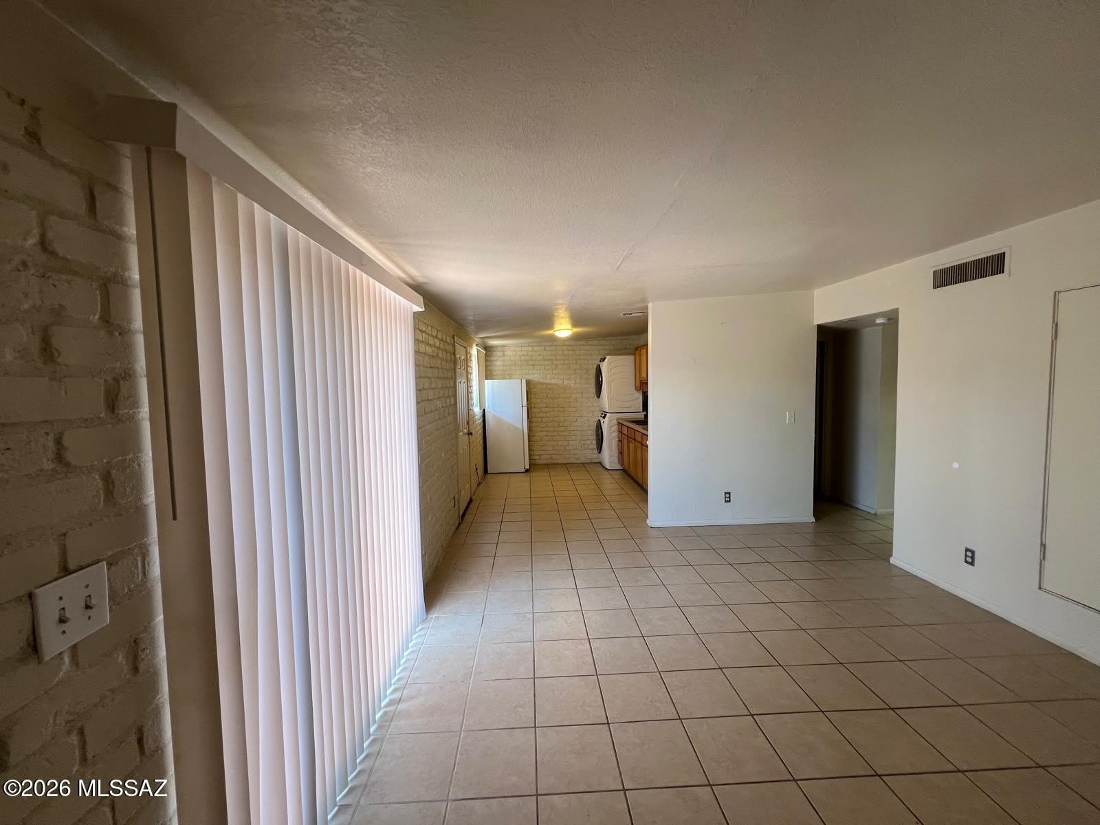 425 E Delano Street – photo 5
