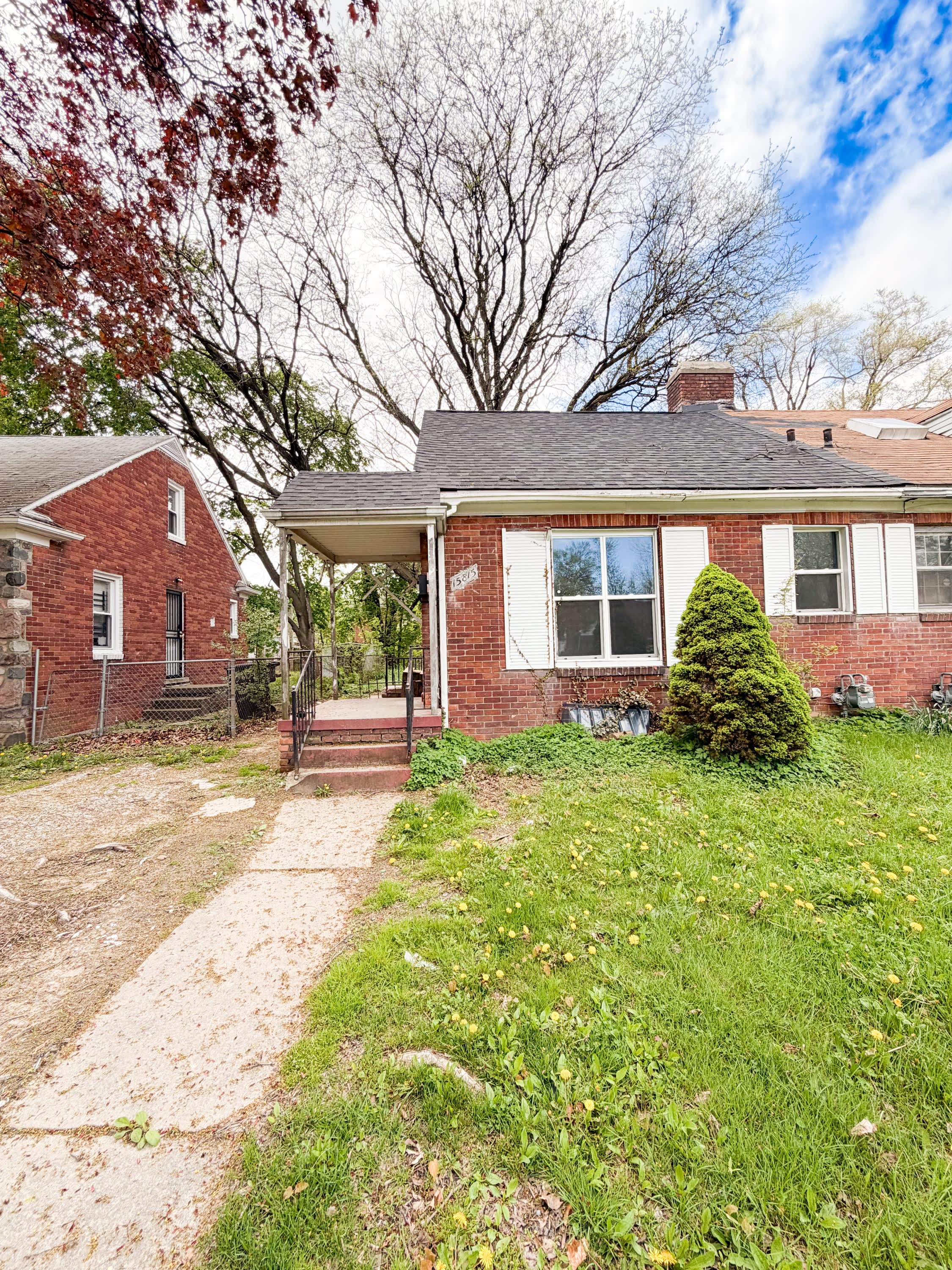 15815 Evergreen Road – photo 1