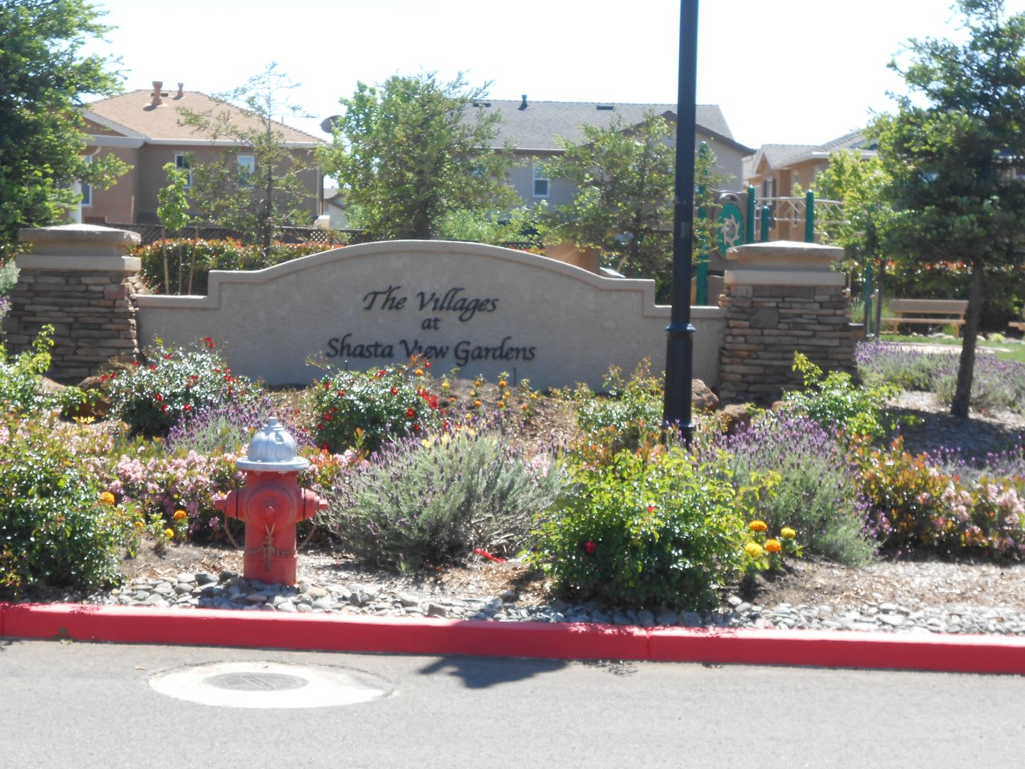 3 Bedroom in Shasta View Gardens – photo 2