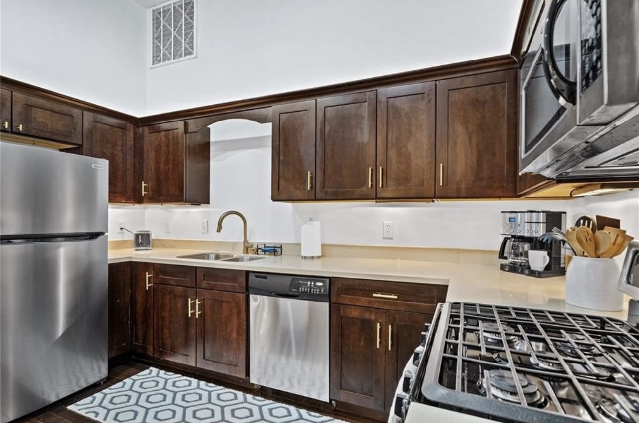 204 Conti Street – photo 5