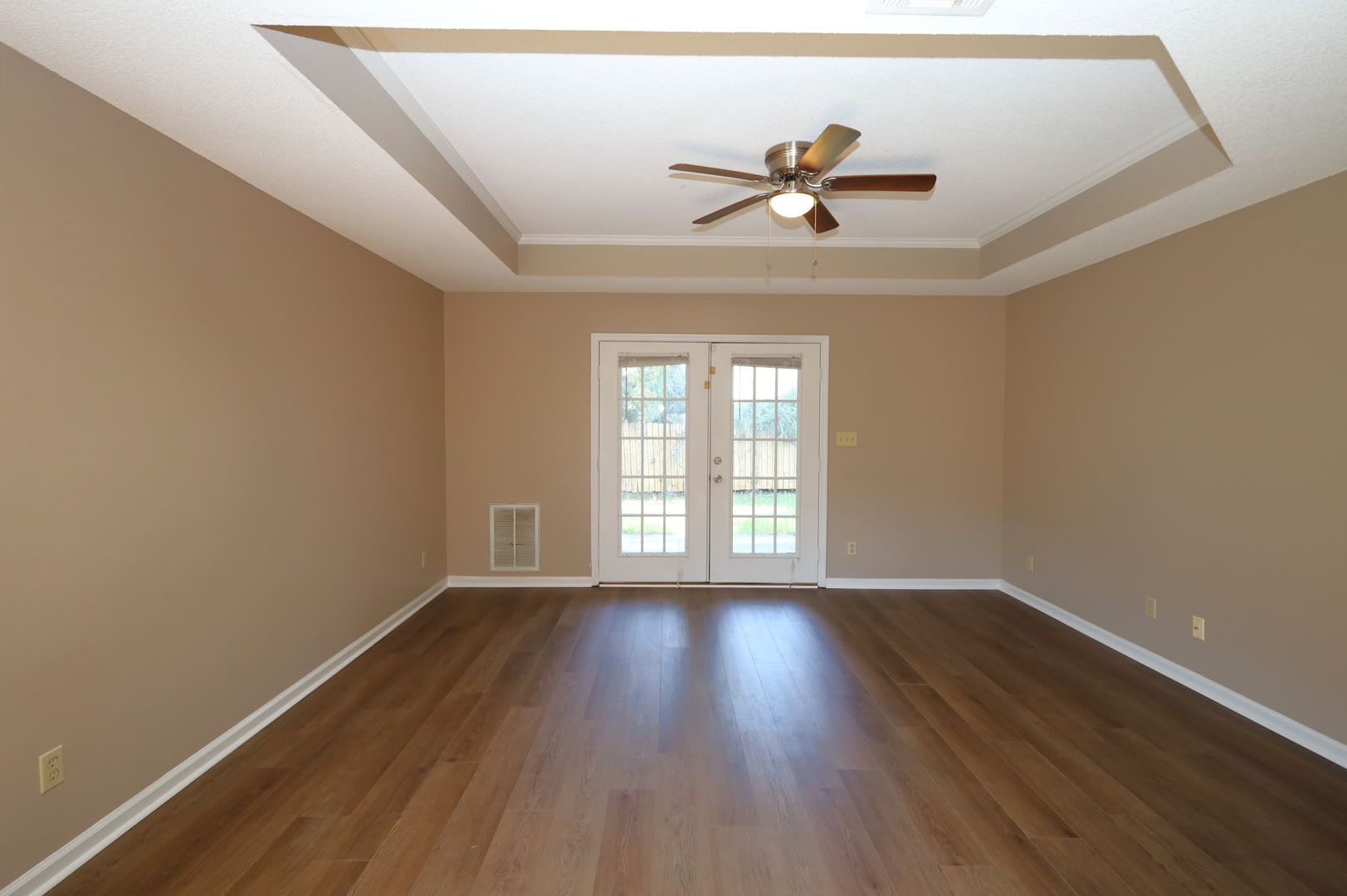 203 Blue Pool Drive – photo 2