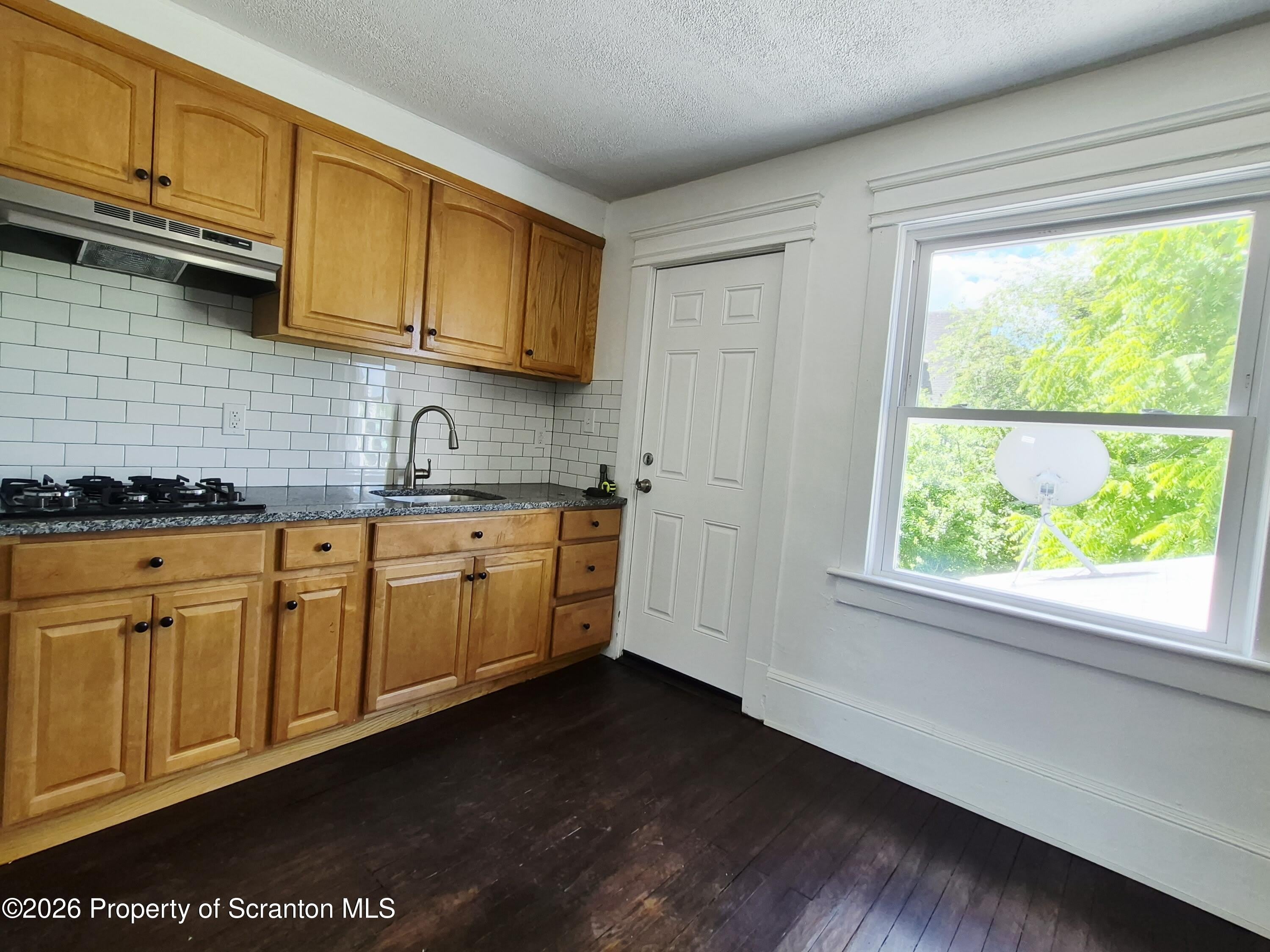 215 Taft Street – photo 4