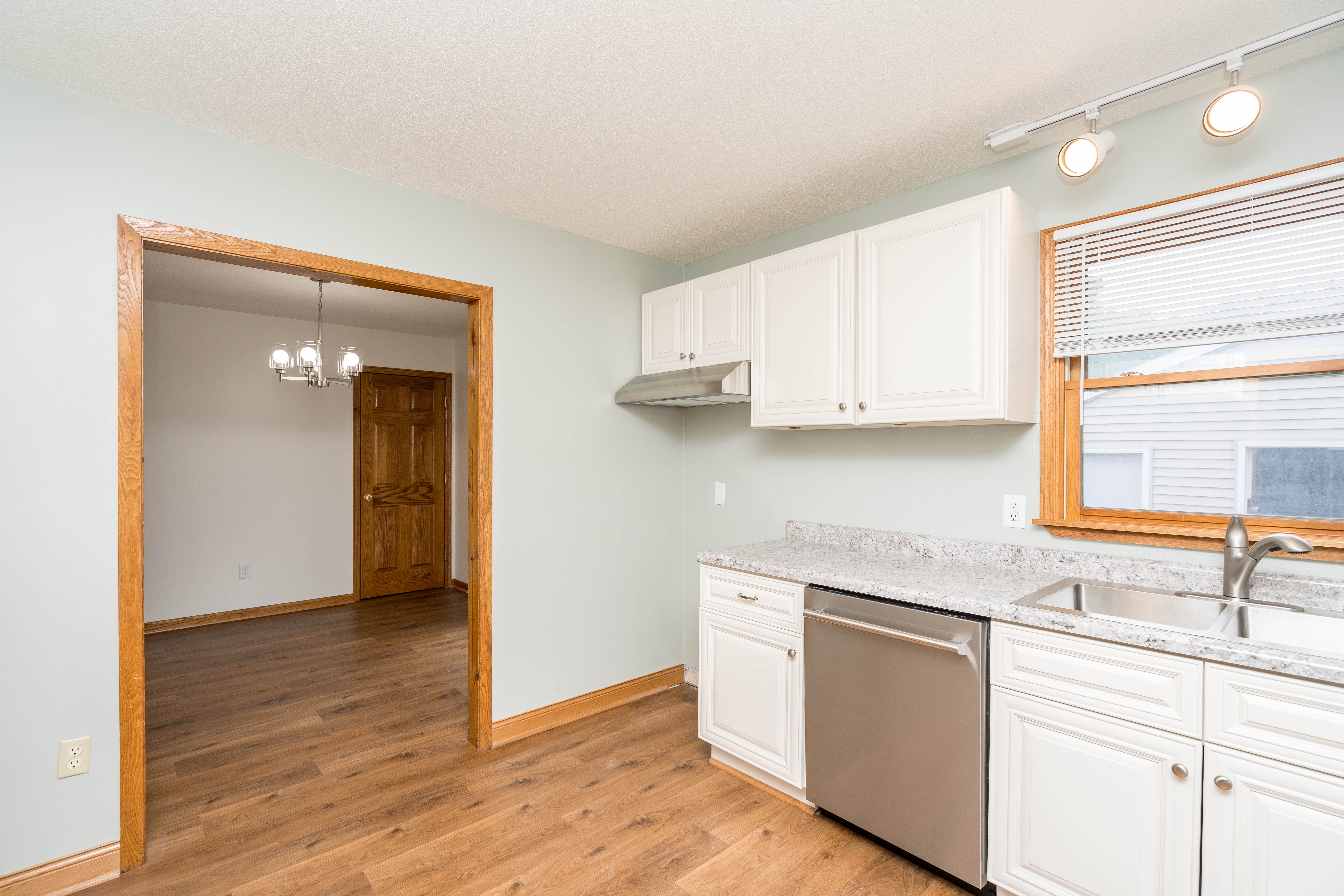 325 Ne 6Th St – photo 3