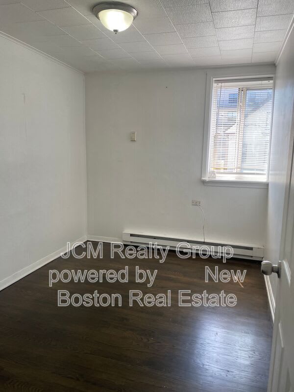 746 Broadway – photo 3