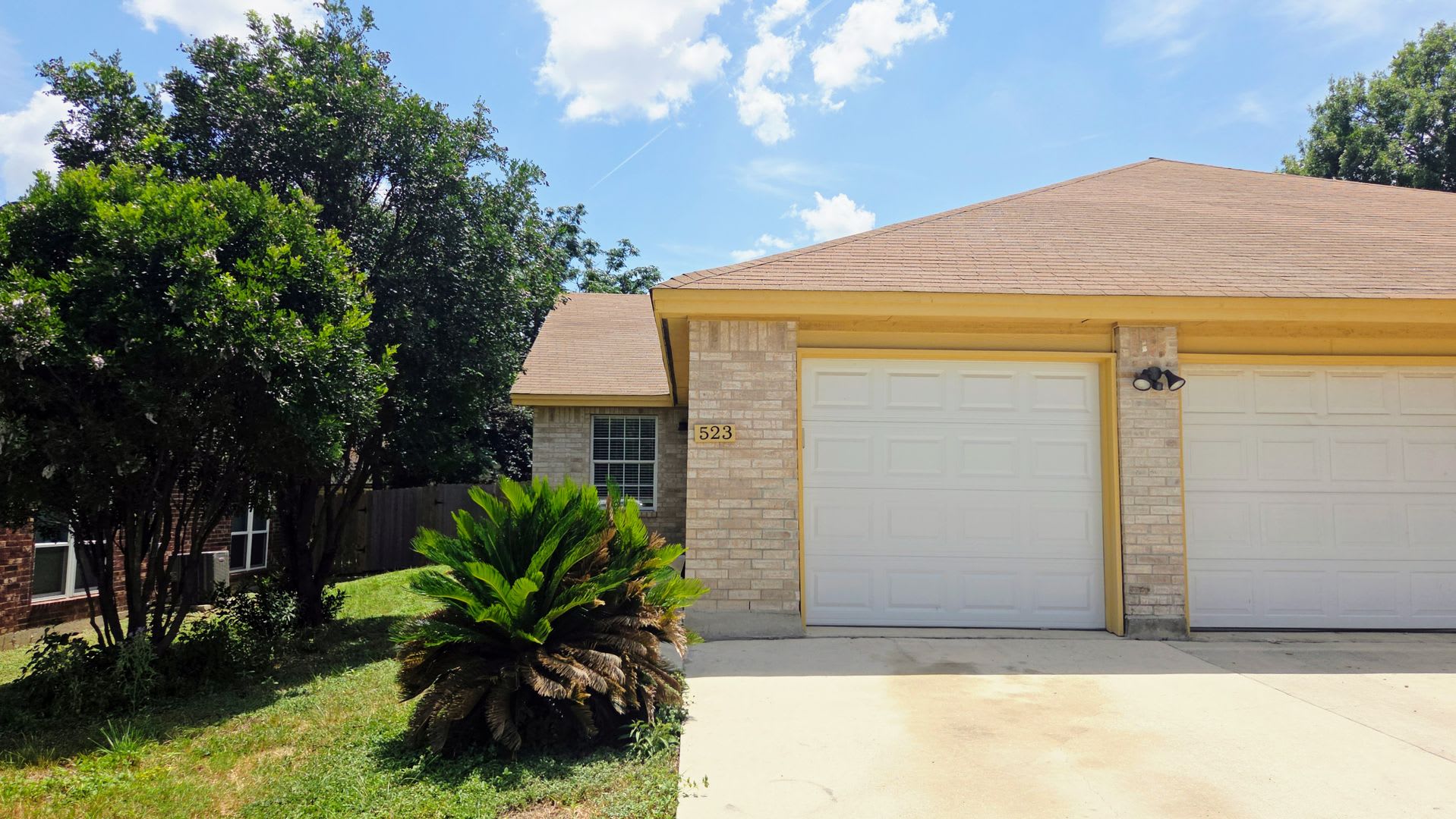 New Braunfels 2 Bedroom 2 Bath less than 1 mile from Landa Park! – photo 2