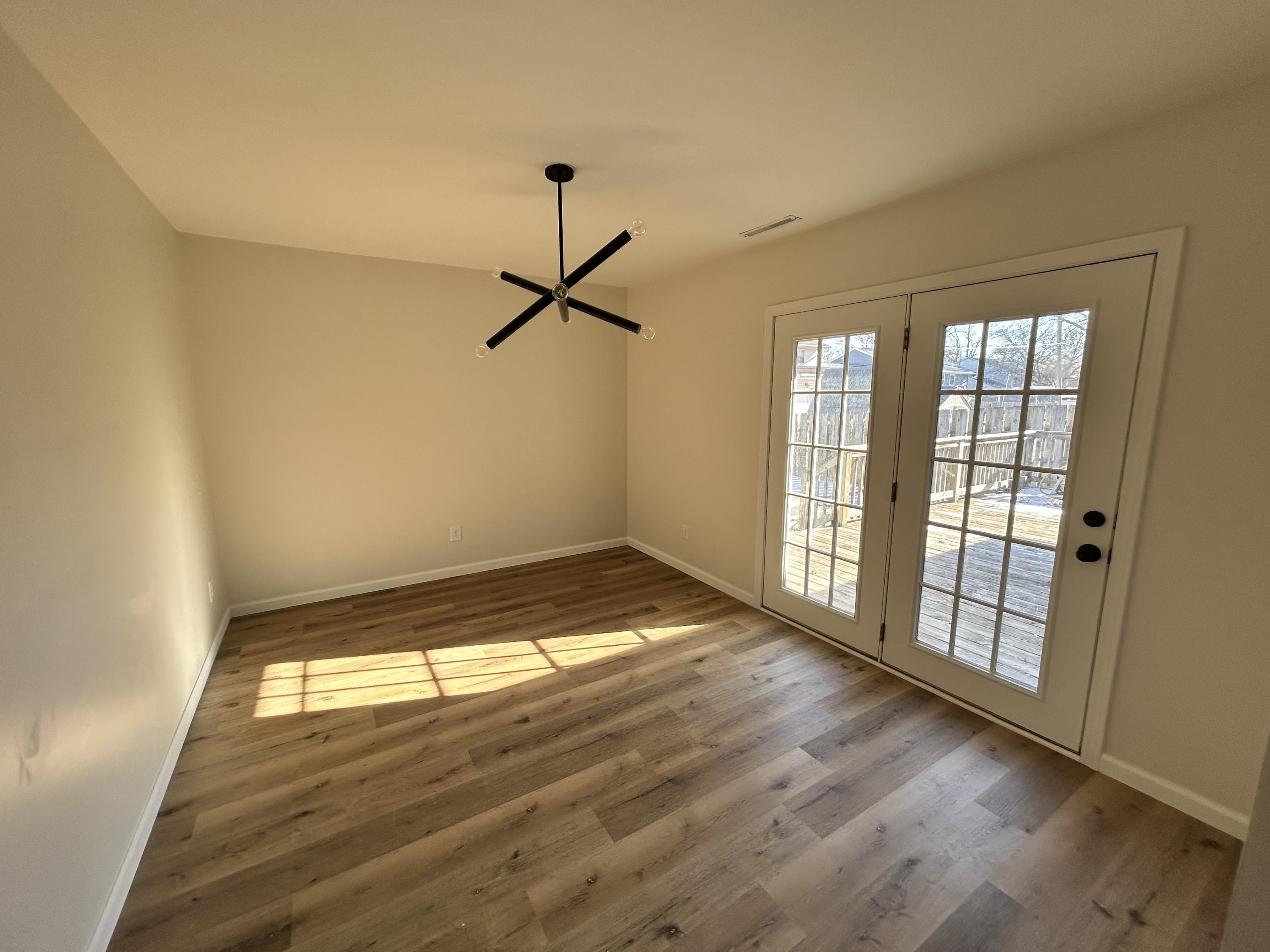 806 Stratford – photo 3