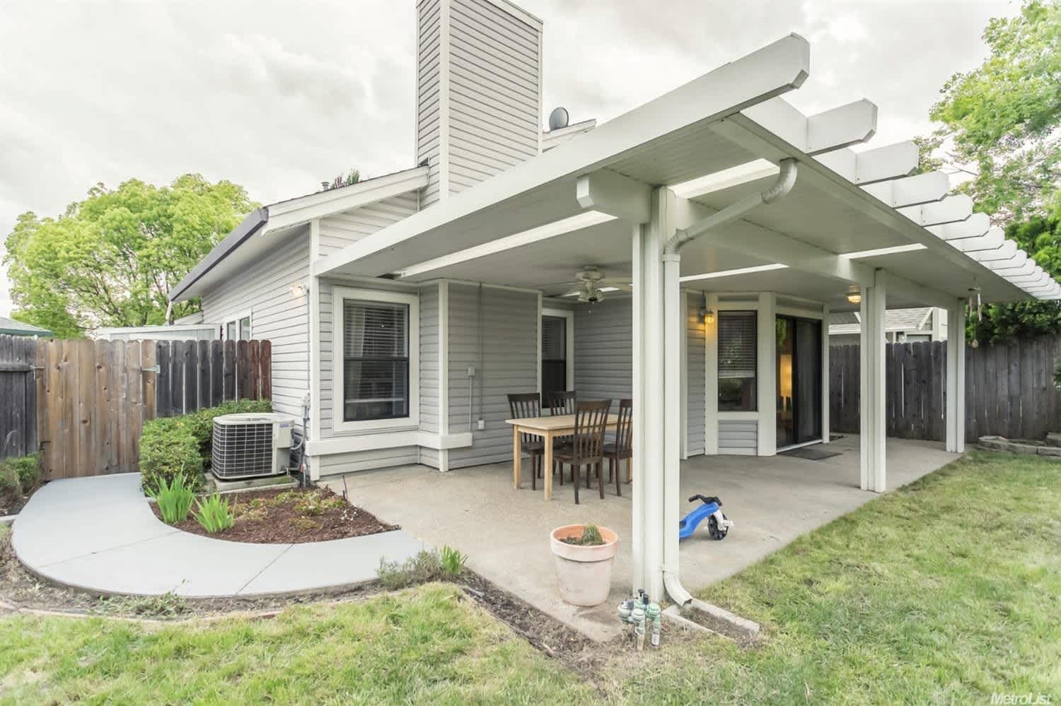 Gorgeous Home 3bedrooms, 2.5baths. – photo 3