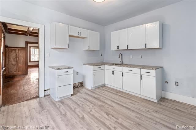 4571 Vancouver Street – photo 5