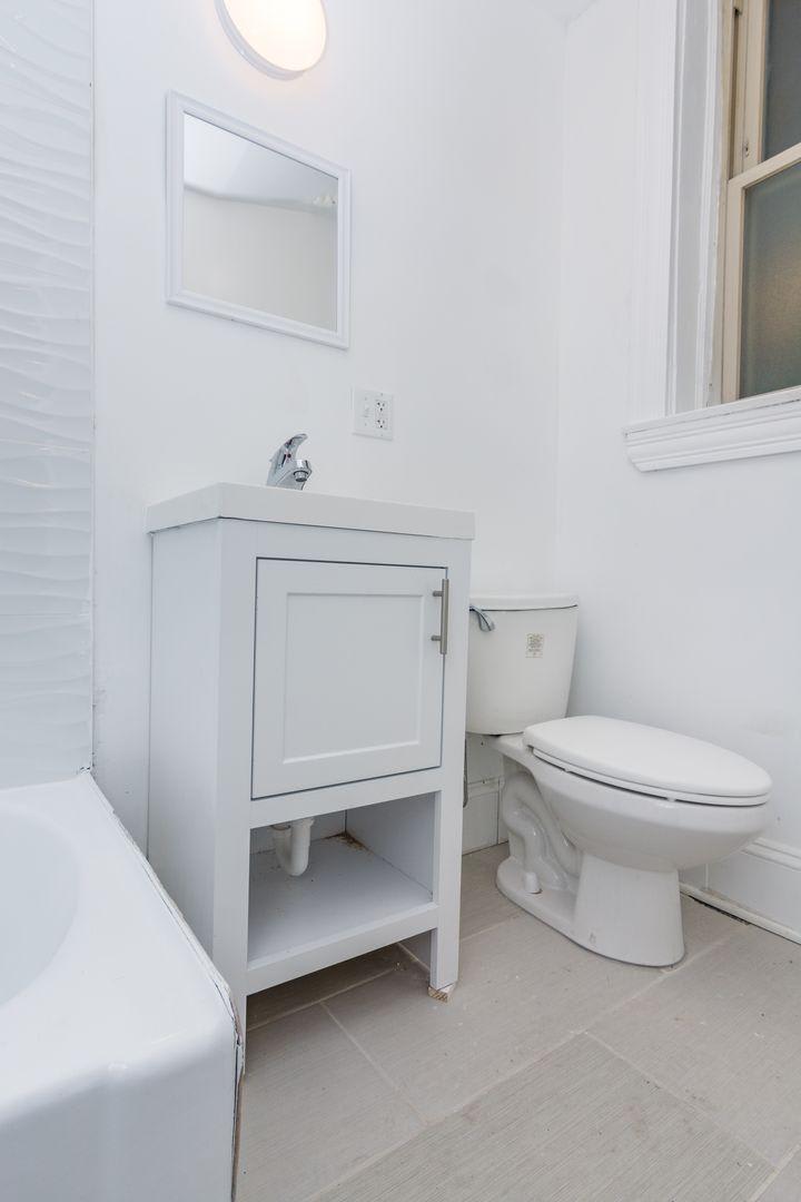 2822 East 78th St. – photo 2