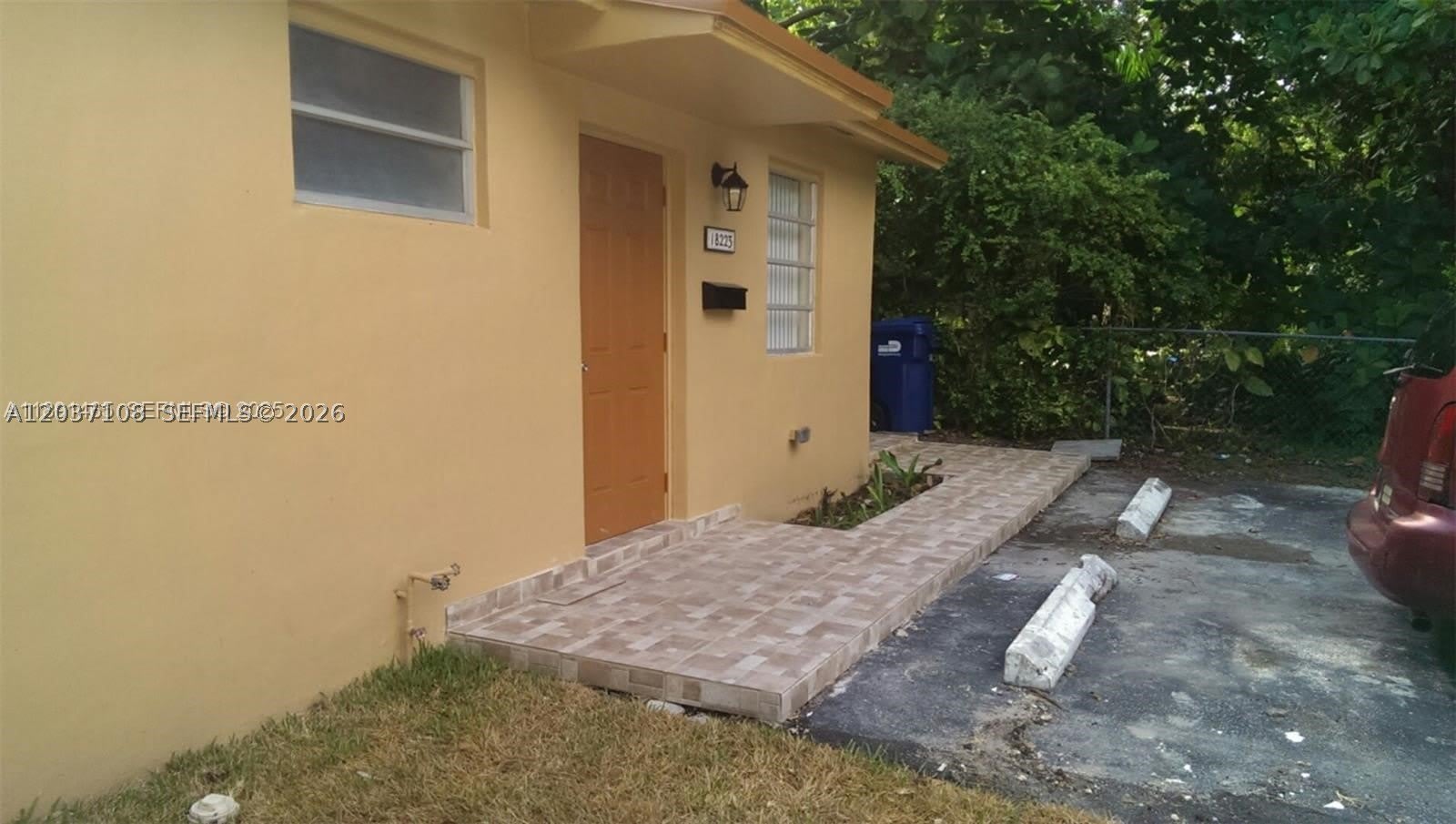 18223 Oleta Dr – photo 2