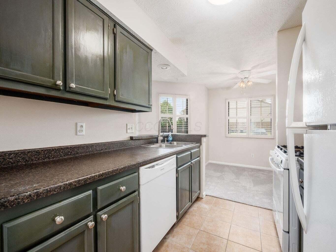 2196 Hedgerow Road – photo 2