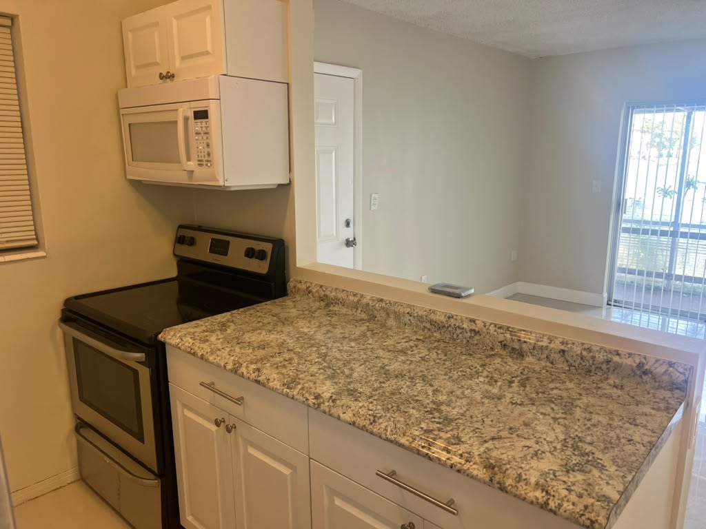 300 Northeast 191St Streetunit 206 – photo 5