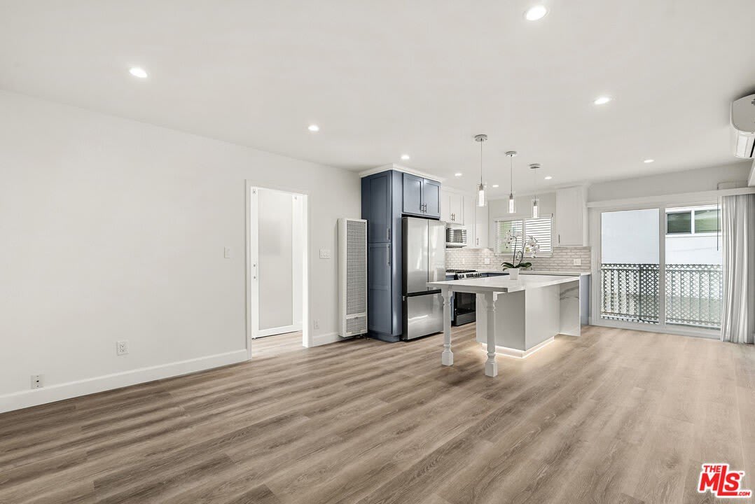 2435 3rd St – photo 3