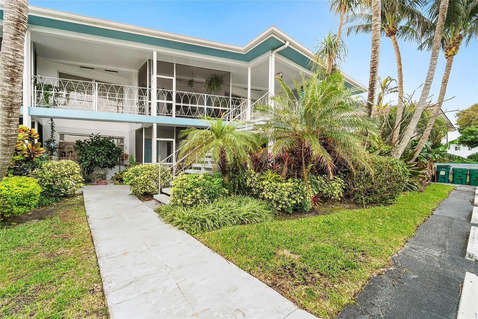 2748 NE 28TH – photo 1