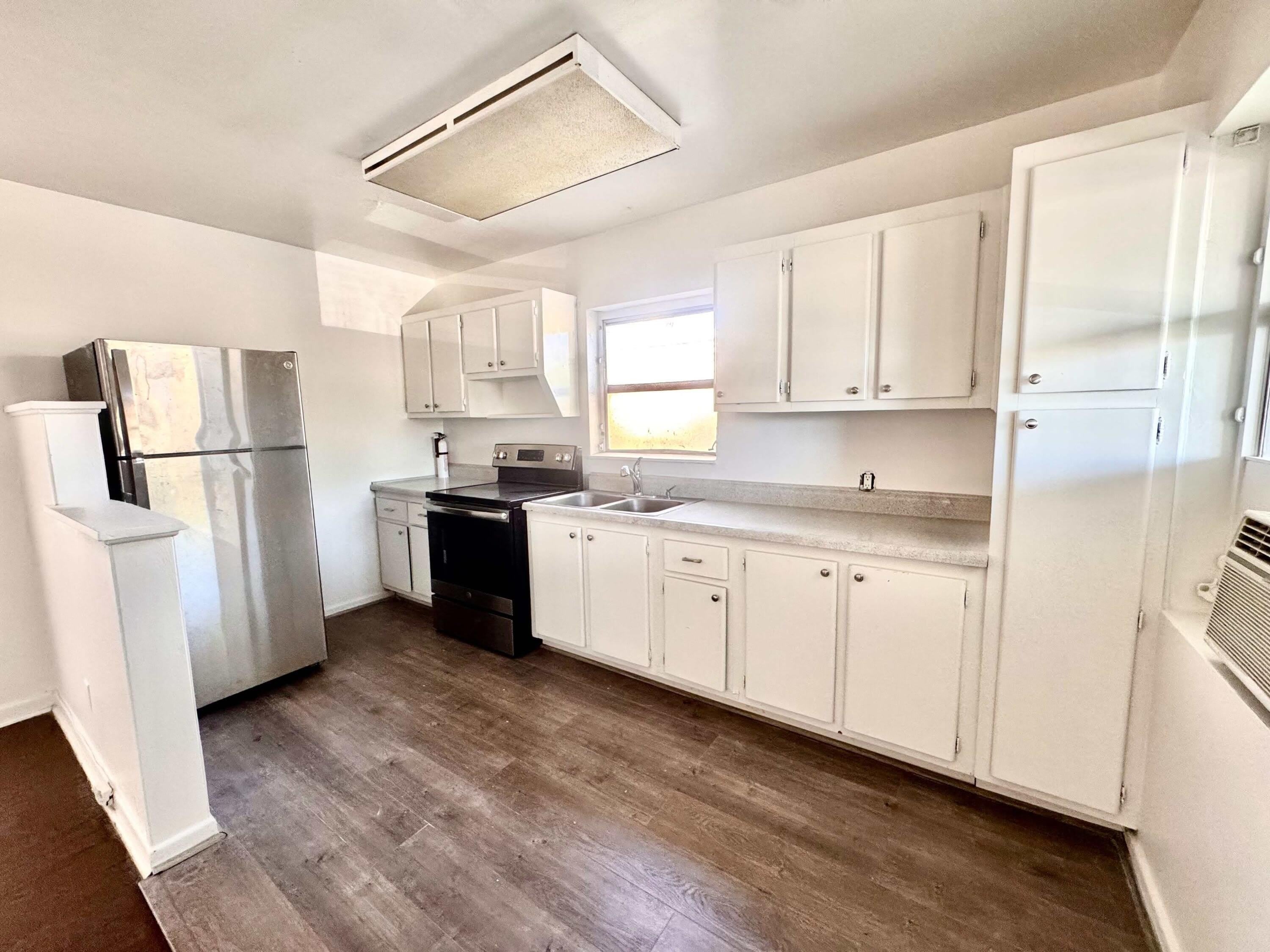 2515 Avenue E – photo 5